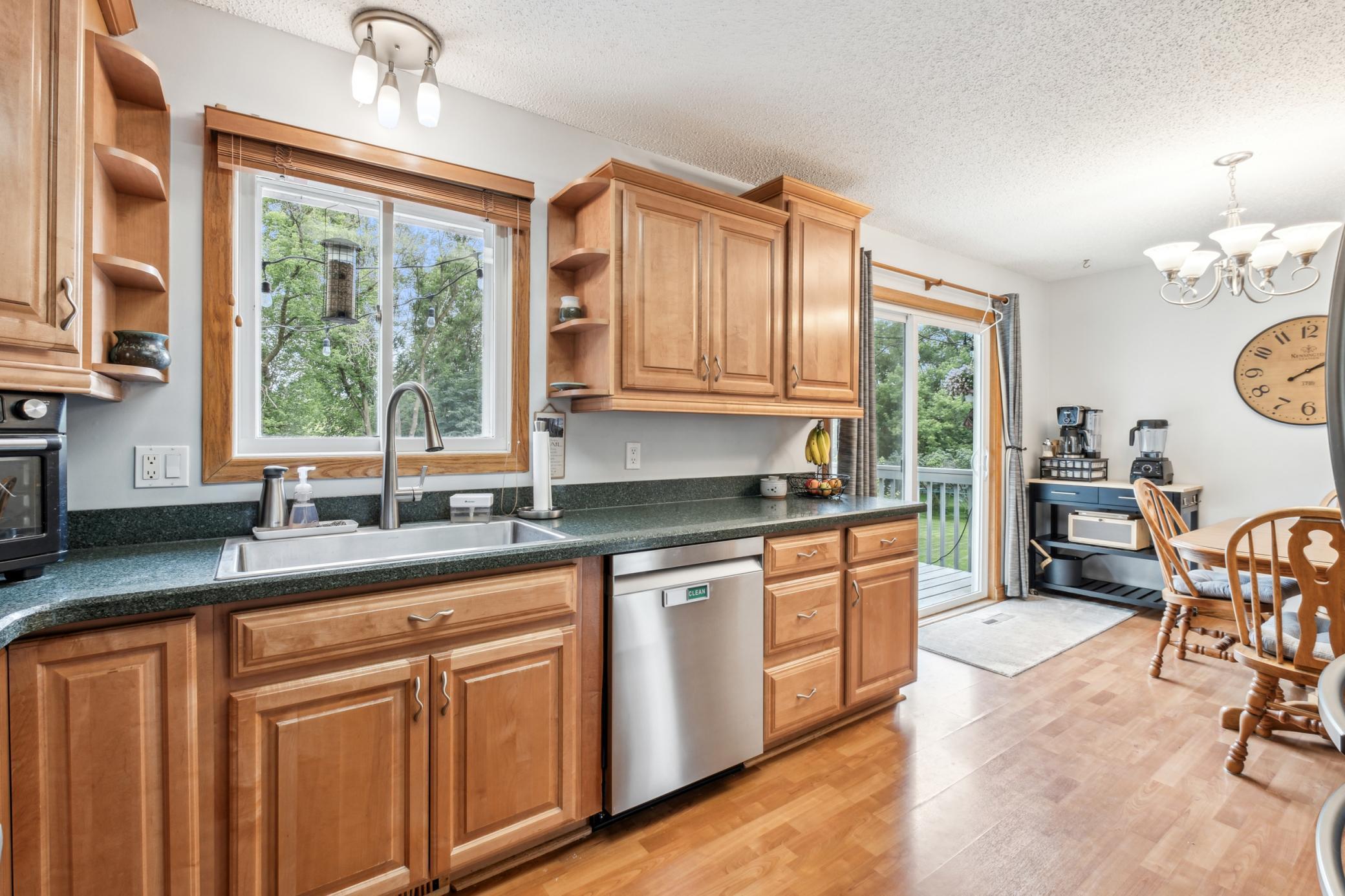 10720 Hummingbird Street NW