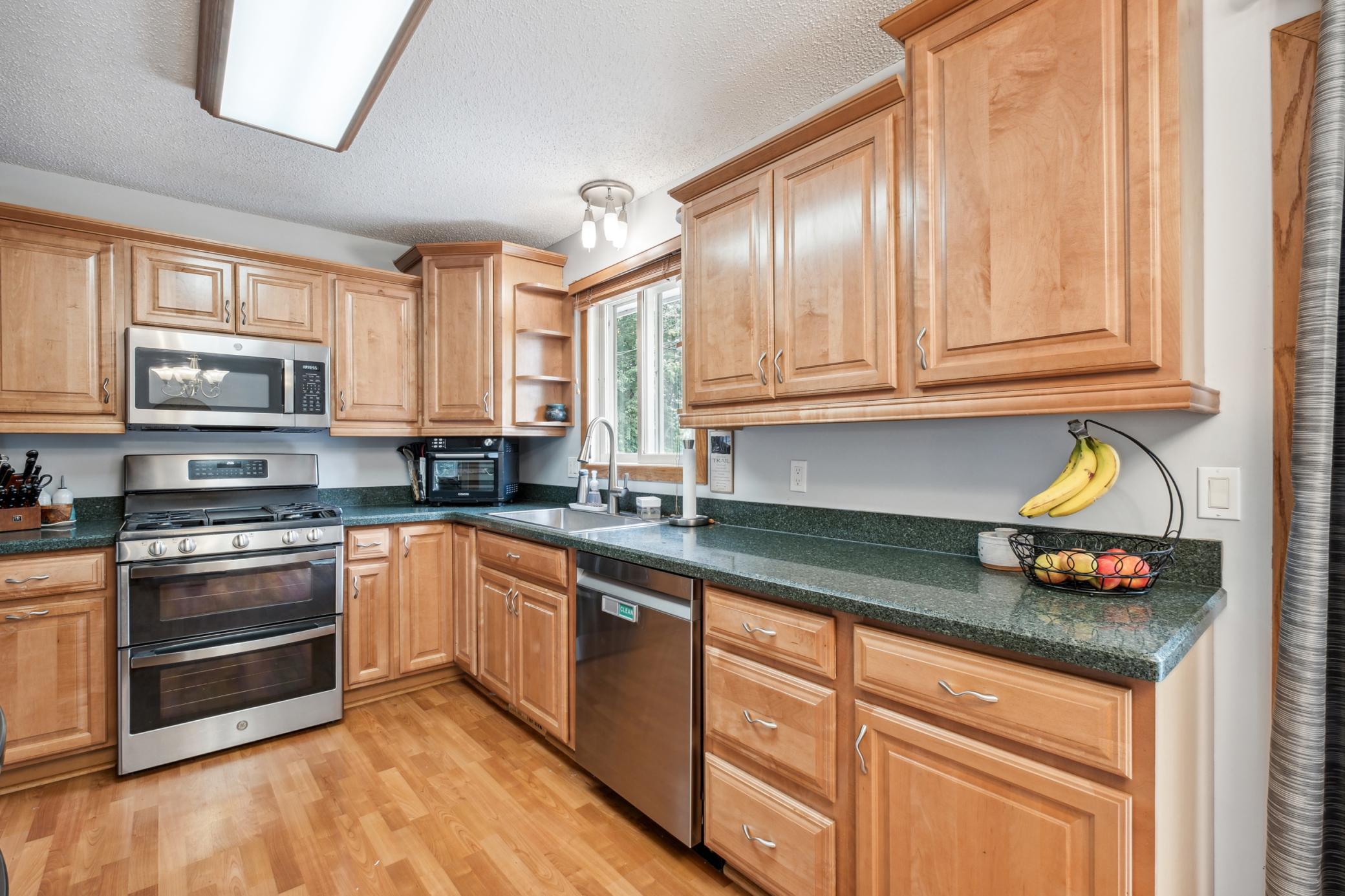 10720 Hummingbird Street NW