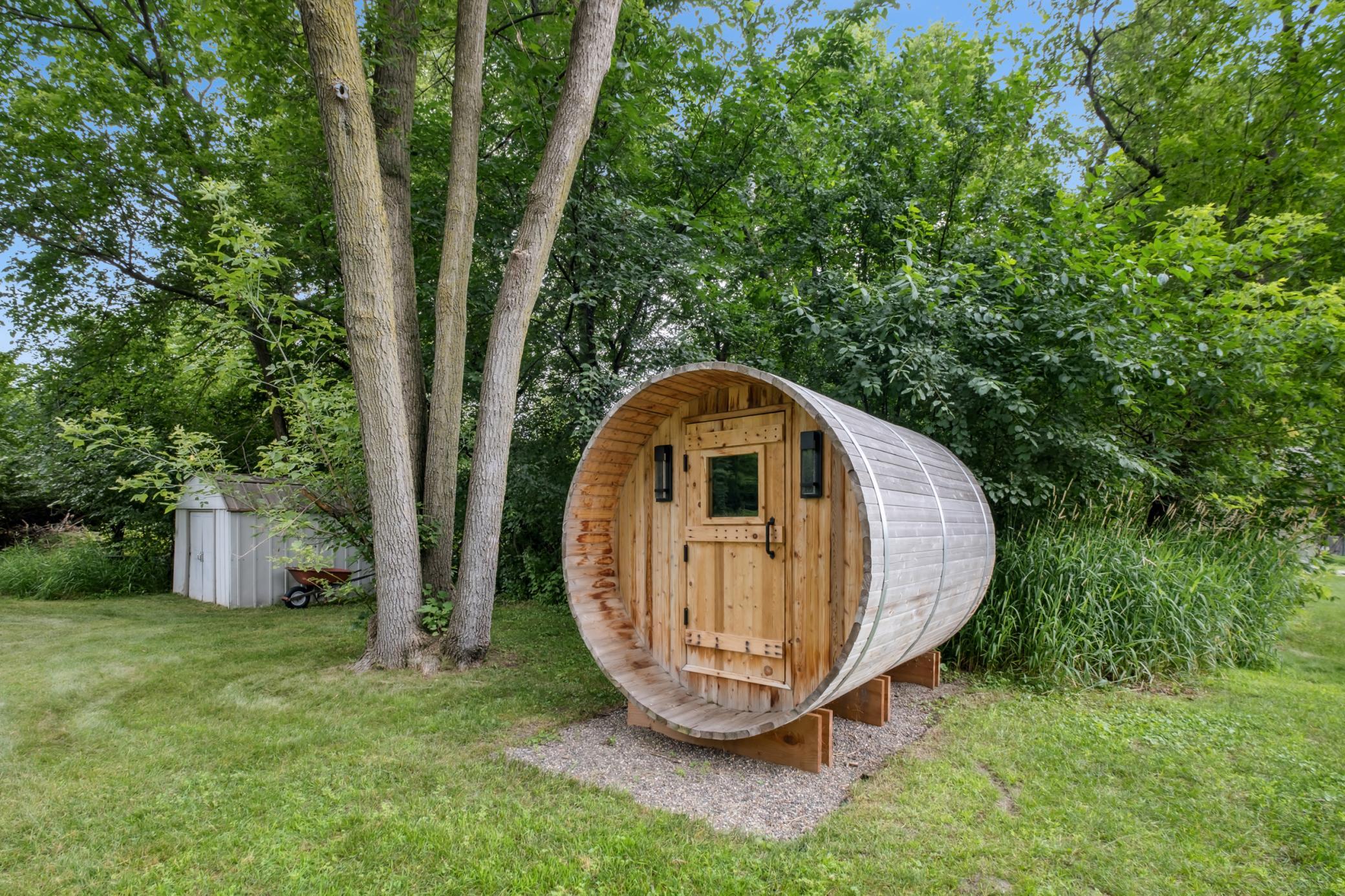 10720 Hummingbird Street NW