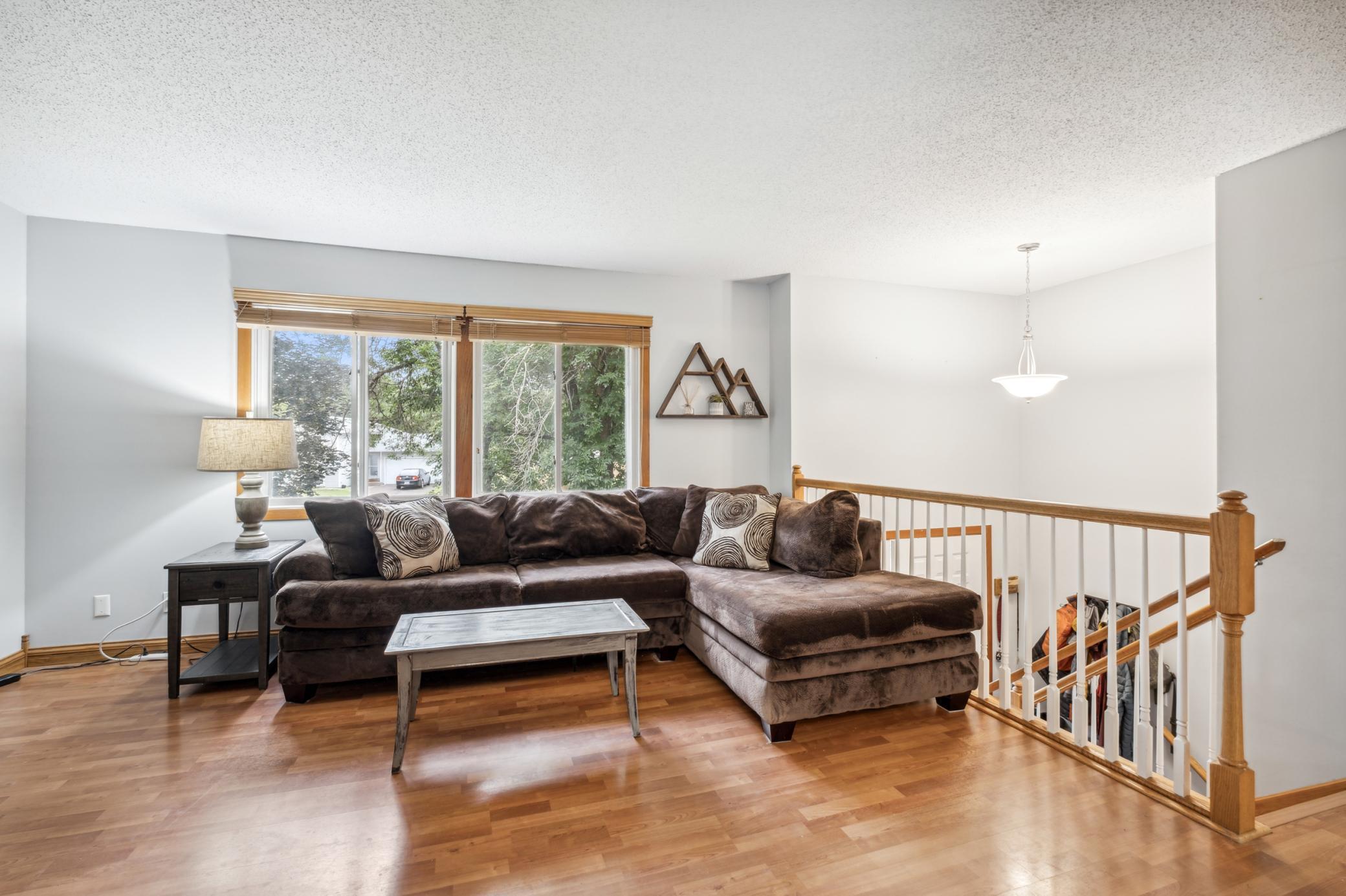 10720 Hummingbird Street NW