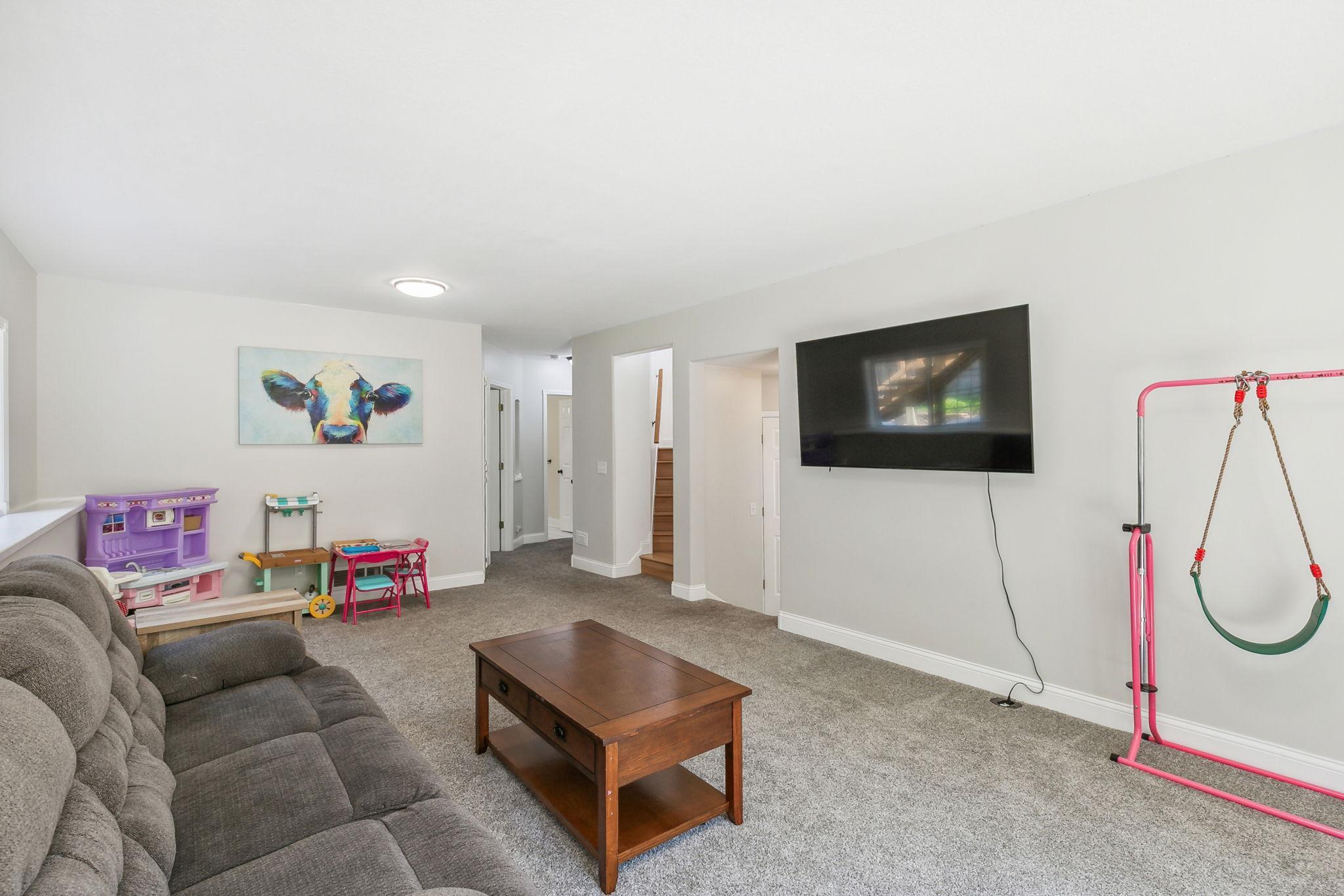 22808 Poppy Street NW