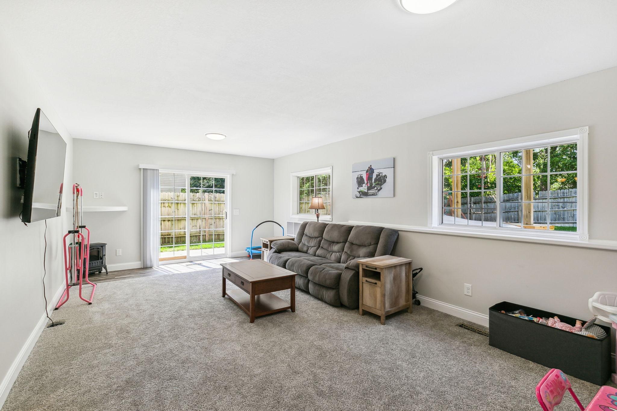 22808 Poppy Street NW