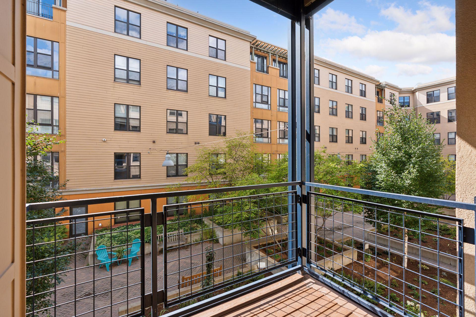 209 8th Street E Unit: 107