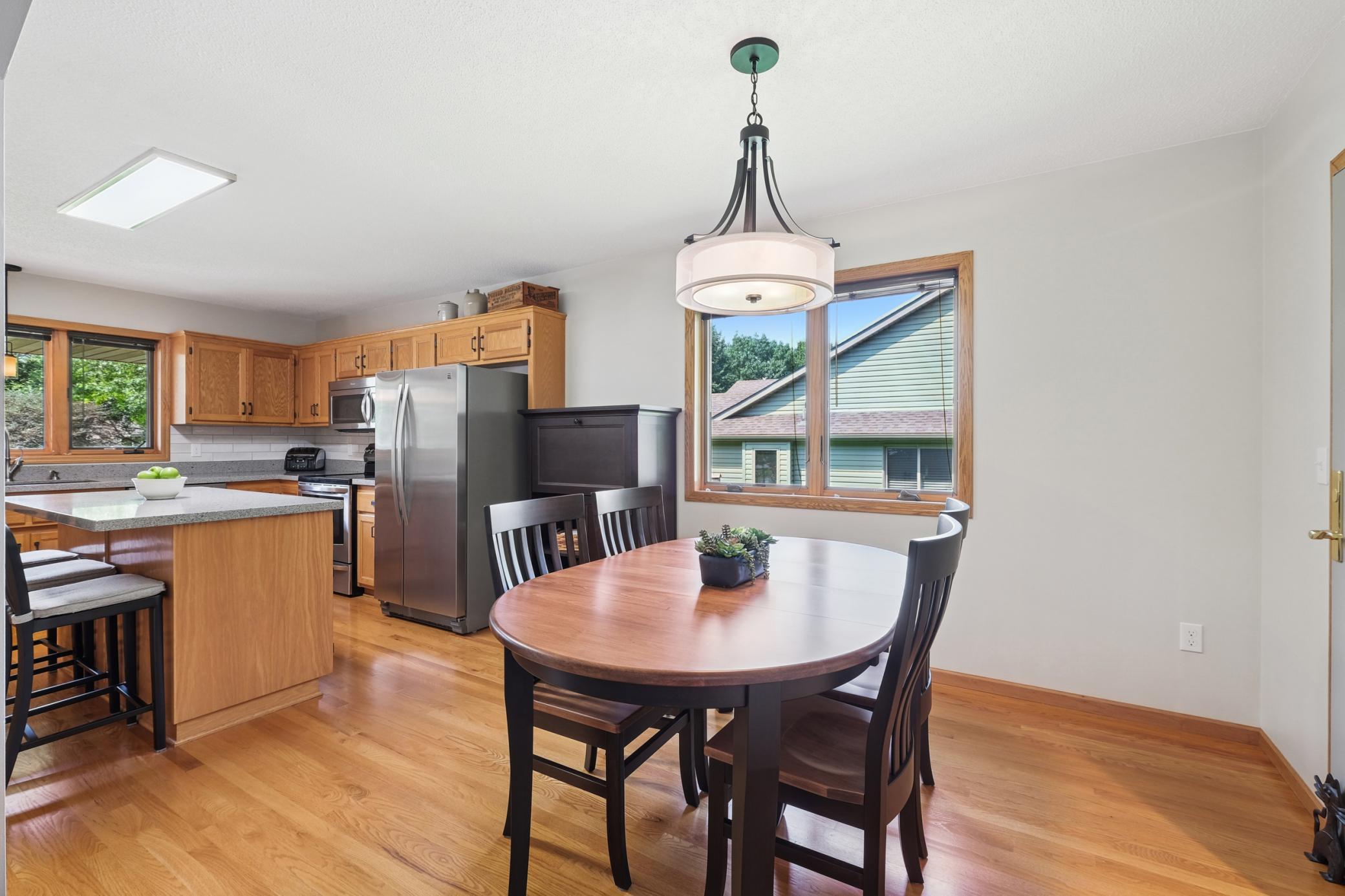 547 Hawthorn Road