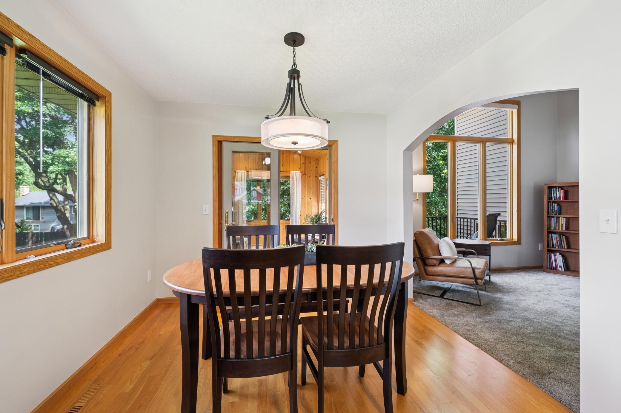 547 Hawthorn Road
