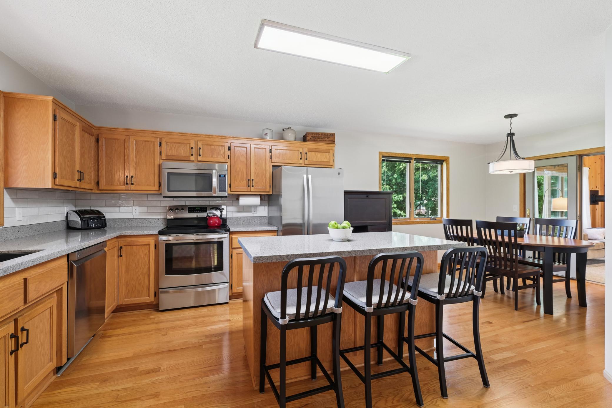 547 Hawthorn Road