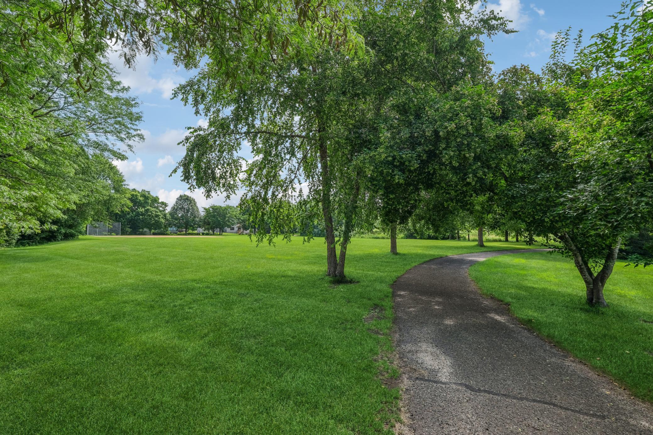 547 Hawthorn Road