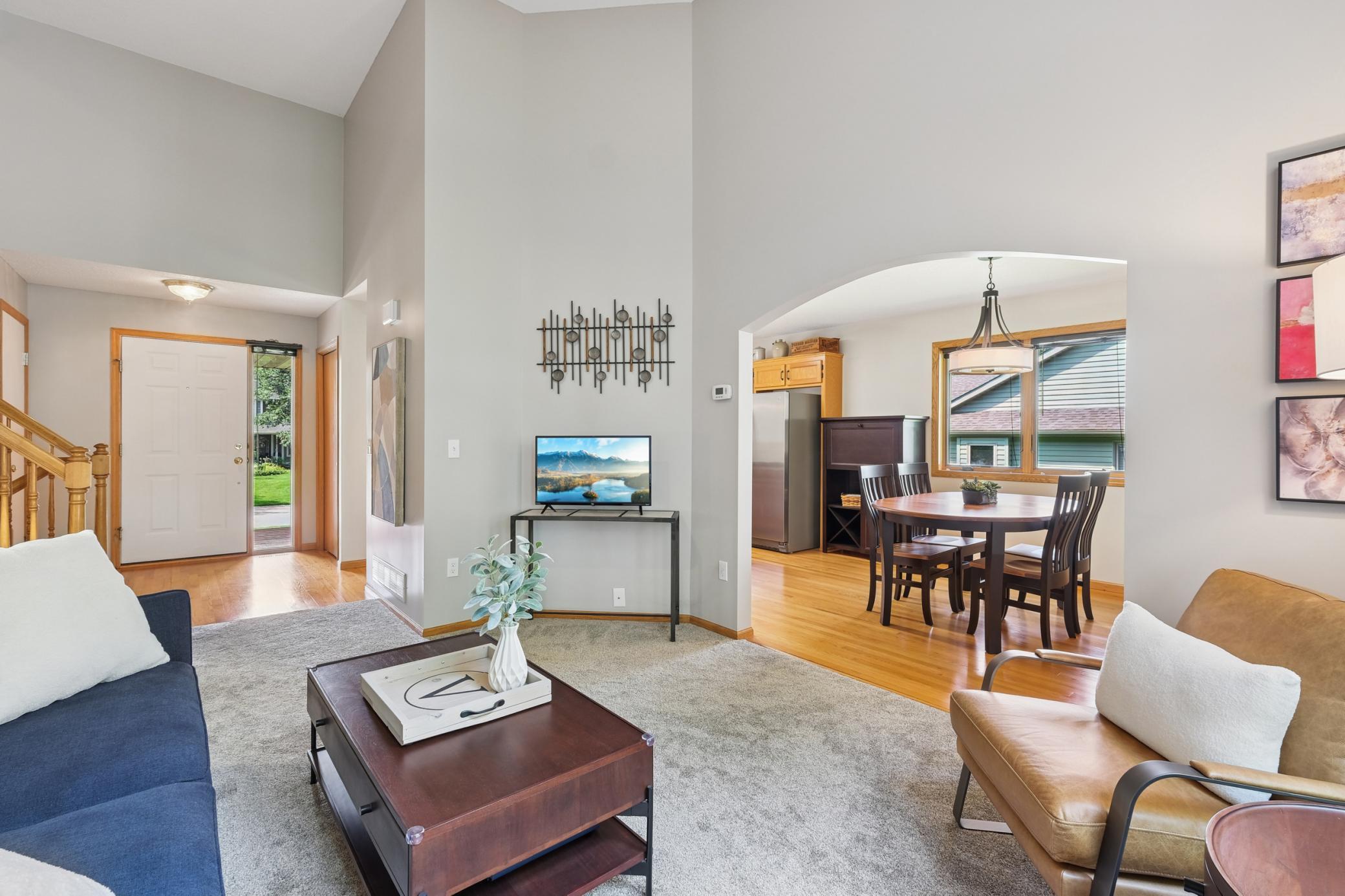 547 Hawthorn Road