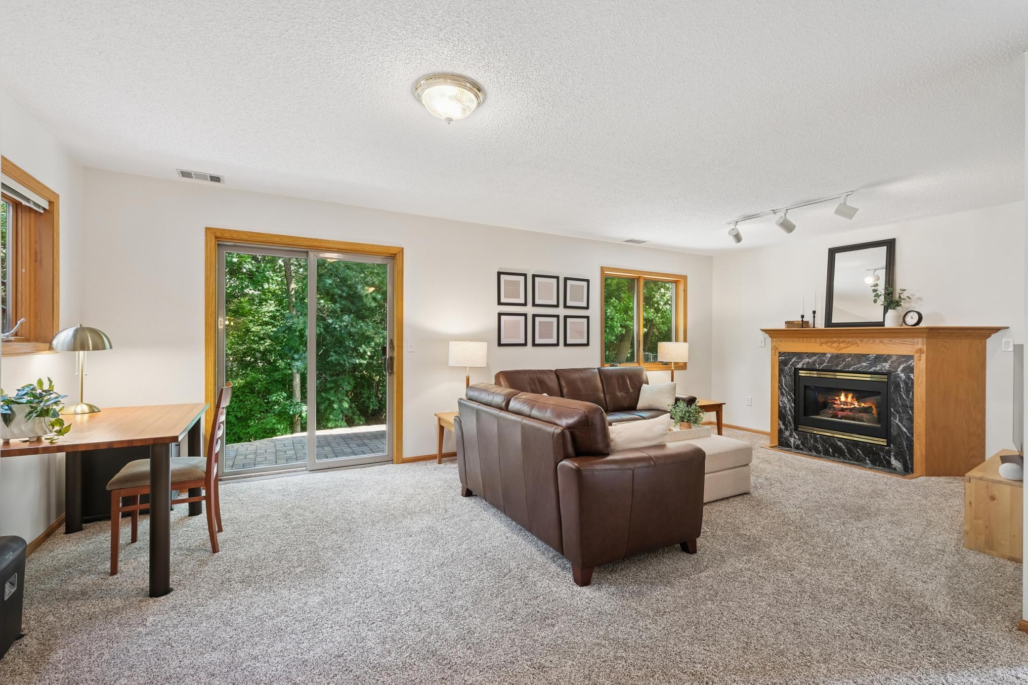 547 Hawthorn Road