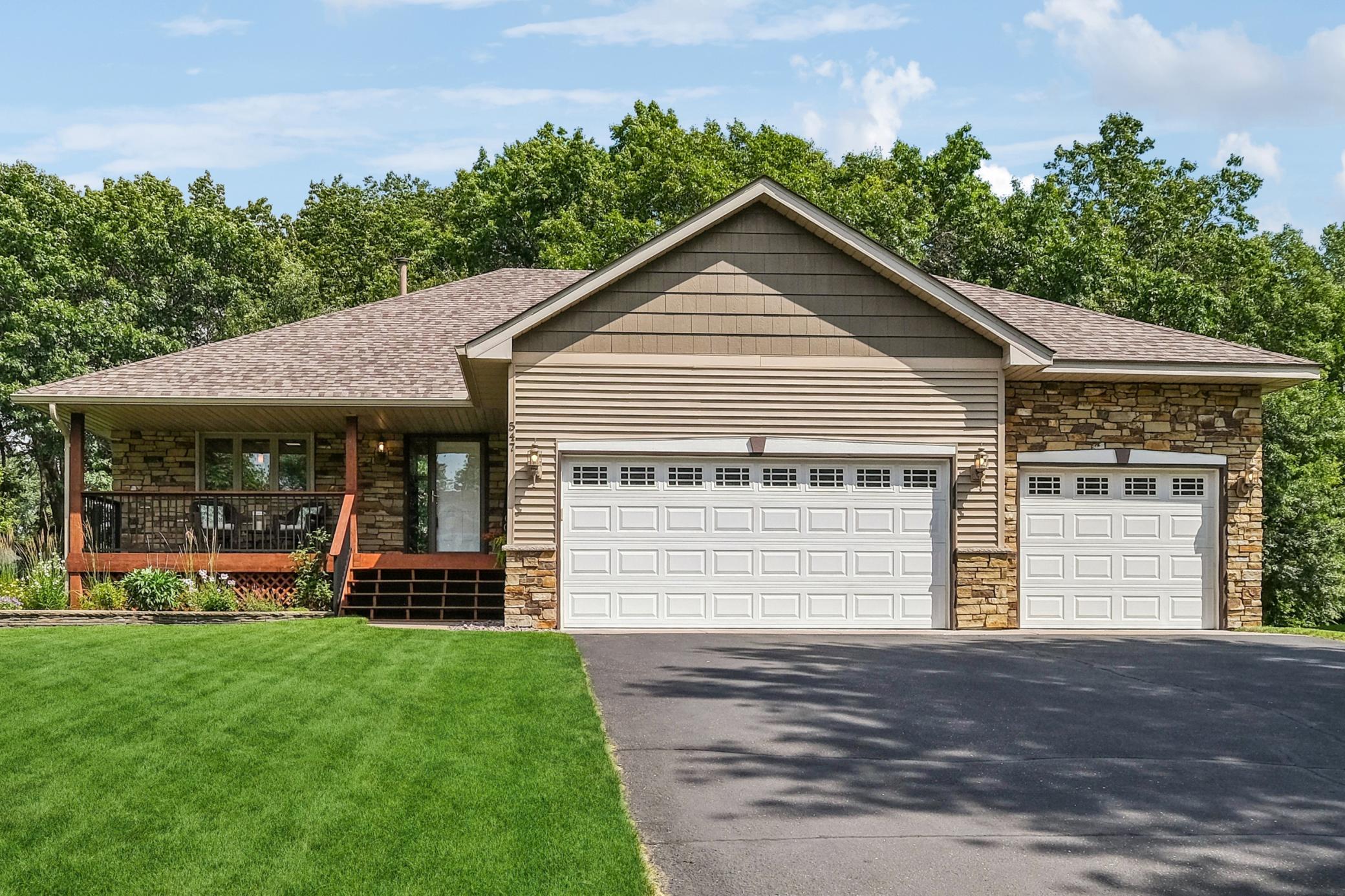 547 Hawthorn Road