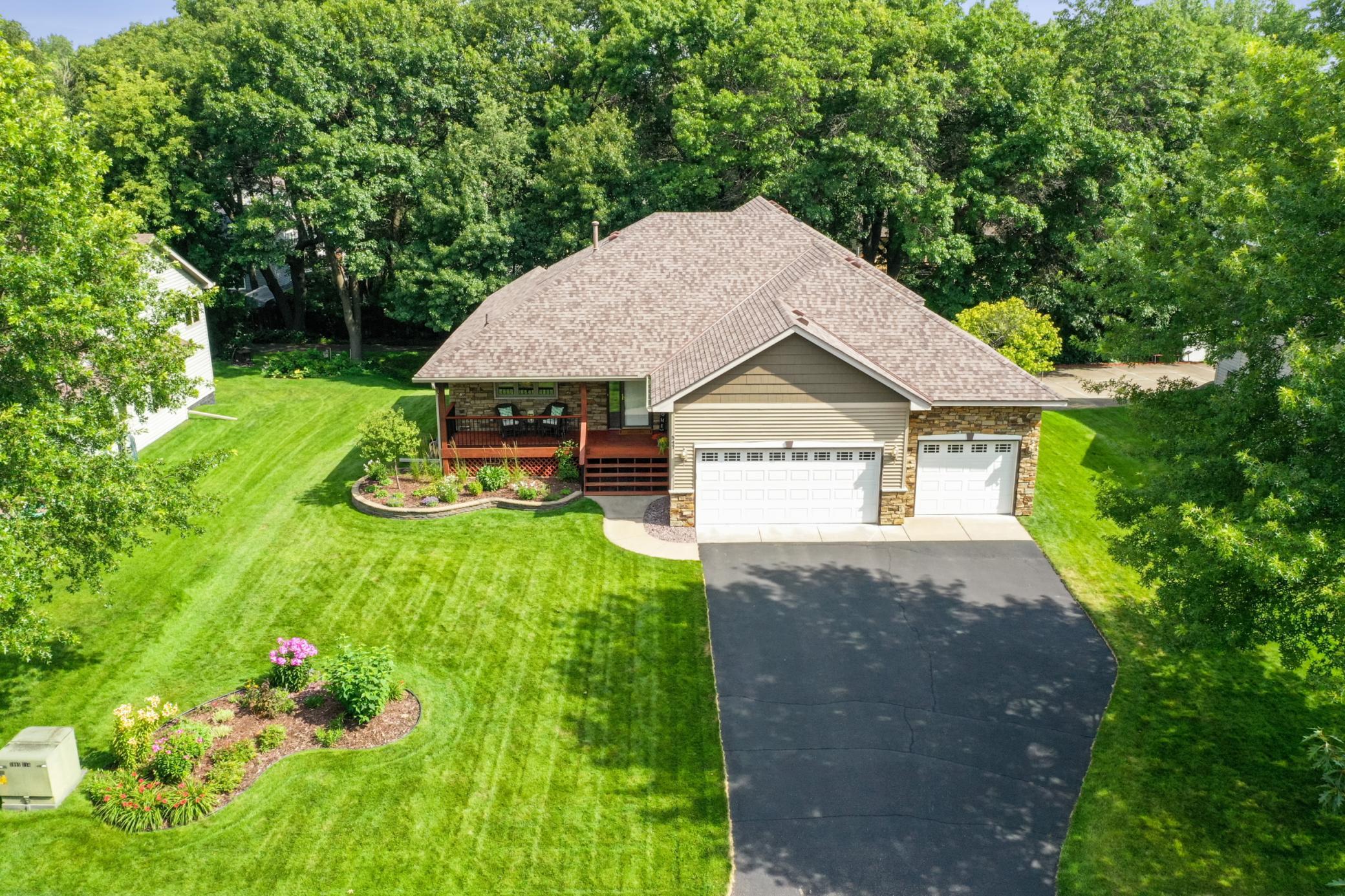 547 Hawthorn Road