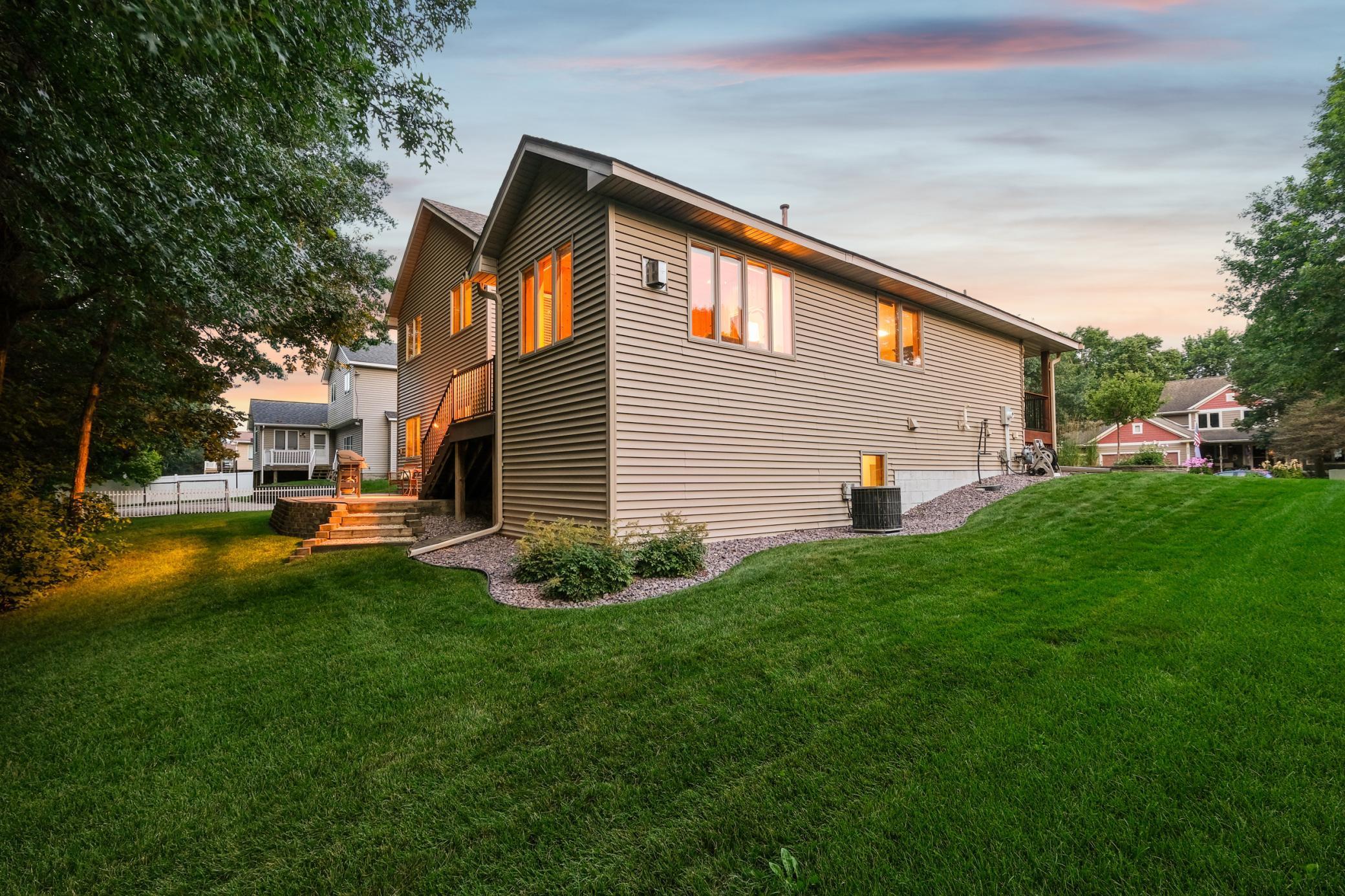 547 Hawthorn Road