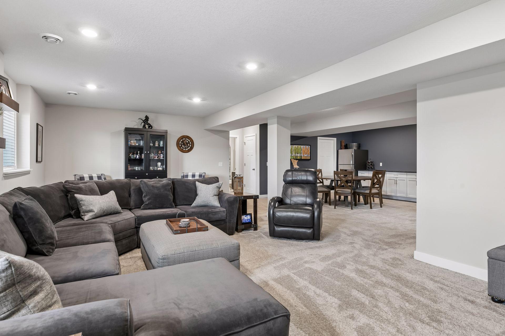 2040 Diamond Lane