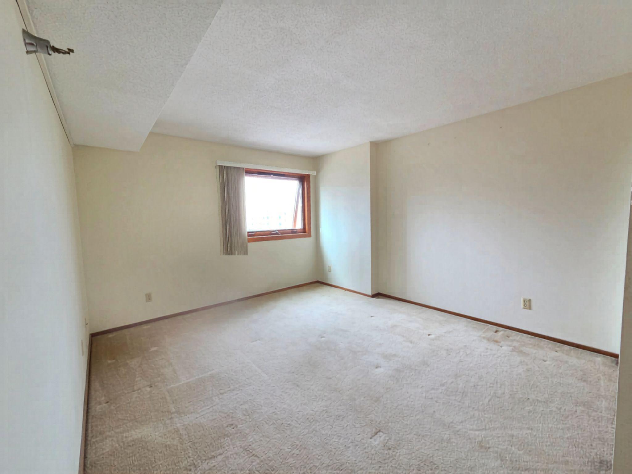 66 9th Street E Unit: 1605