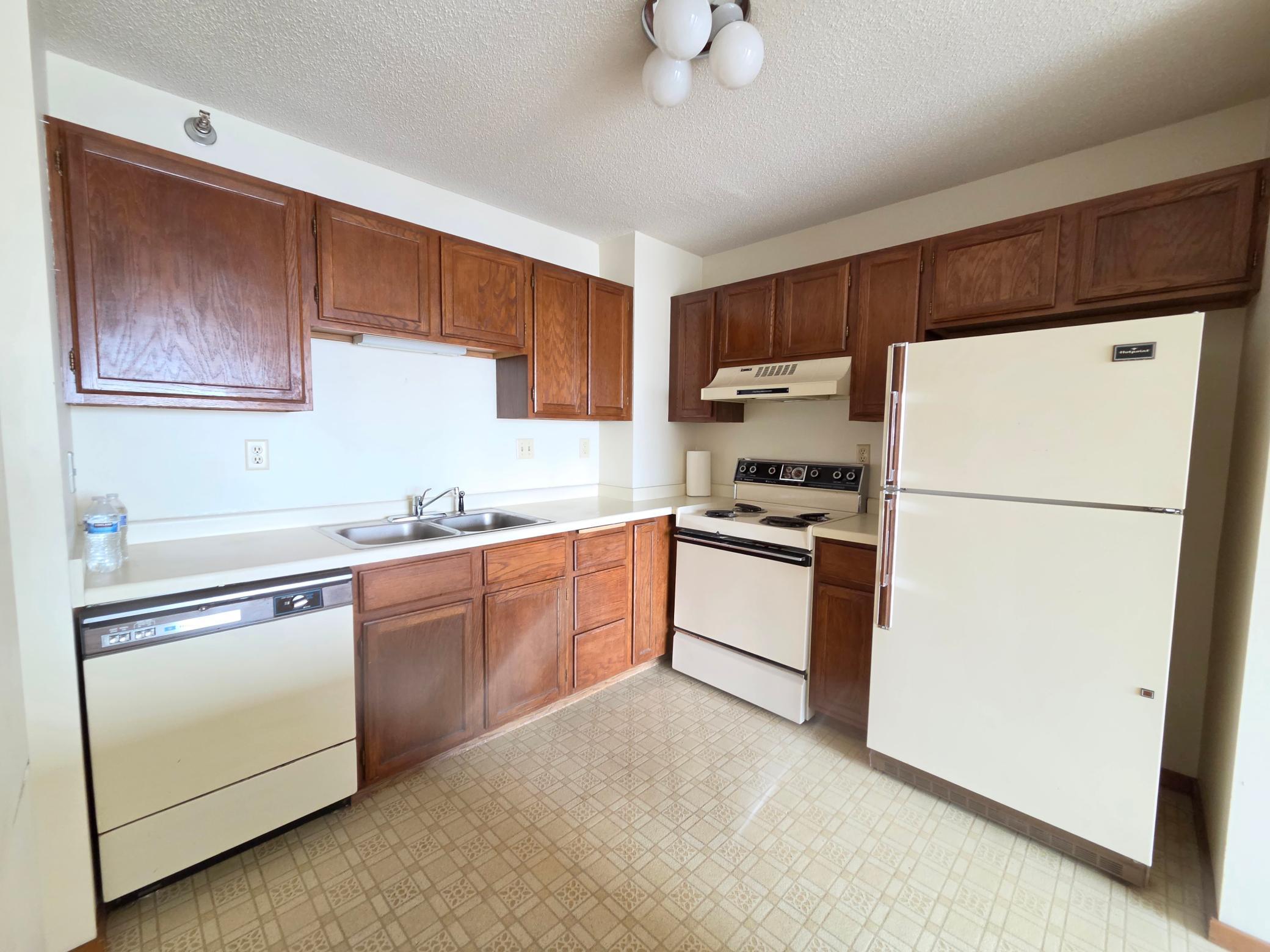 66 9th Street E Unit: 1605