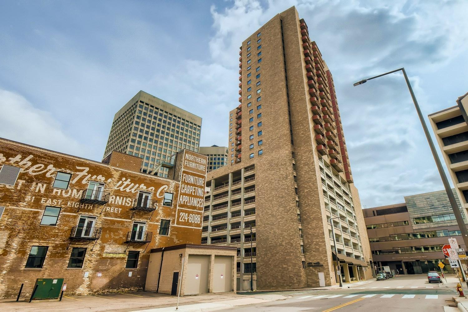 66 9th Street E Unit: 1605