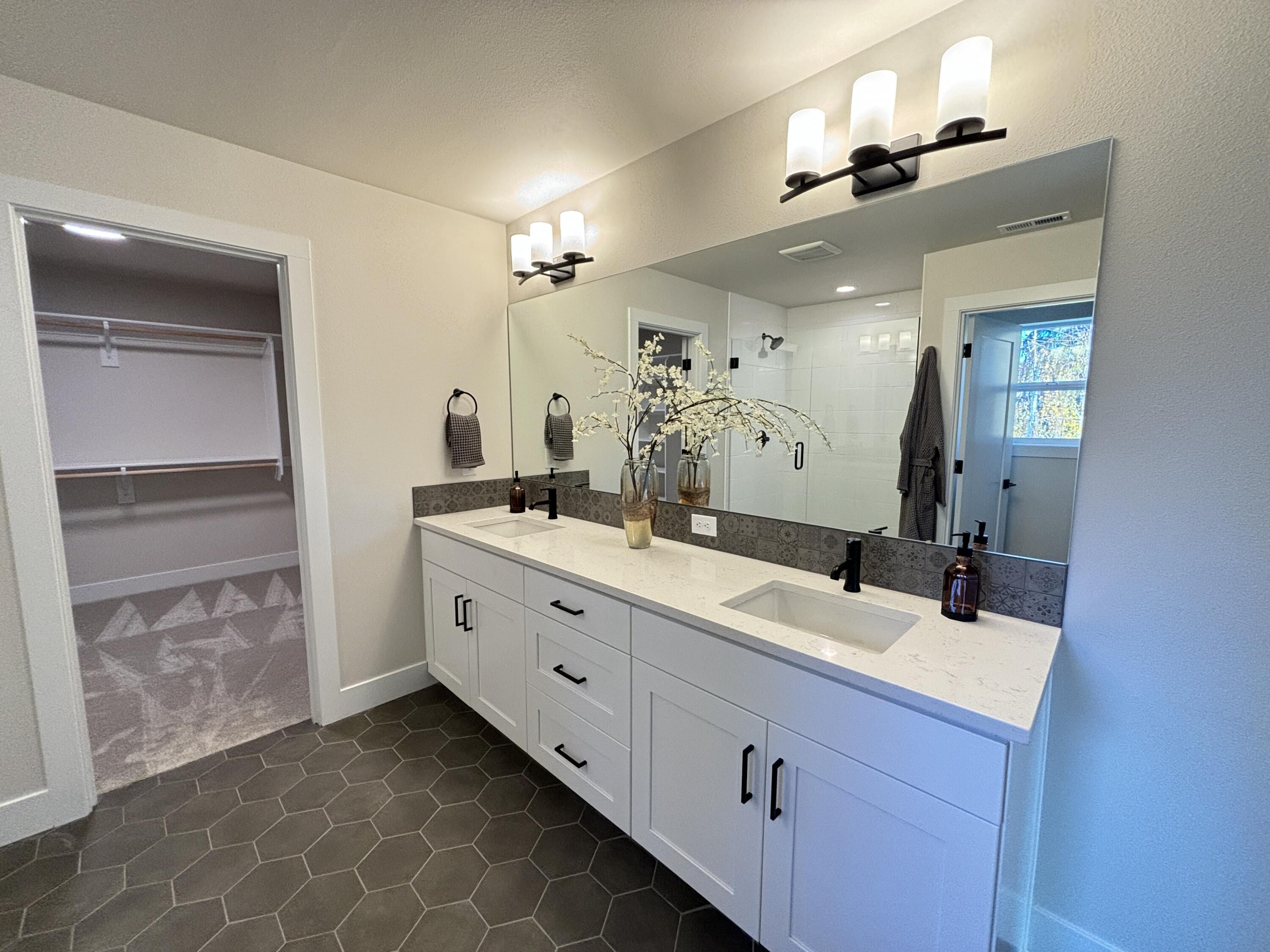 1885 NE Neveah Lane, Lot 5