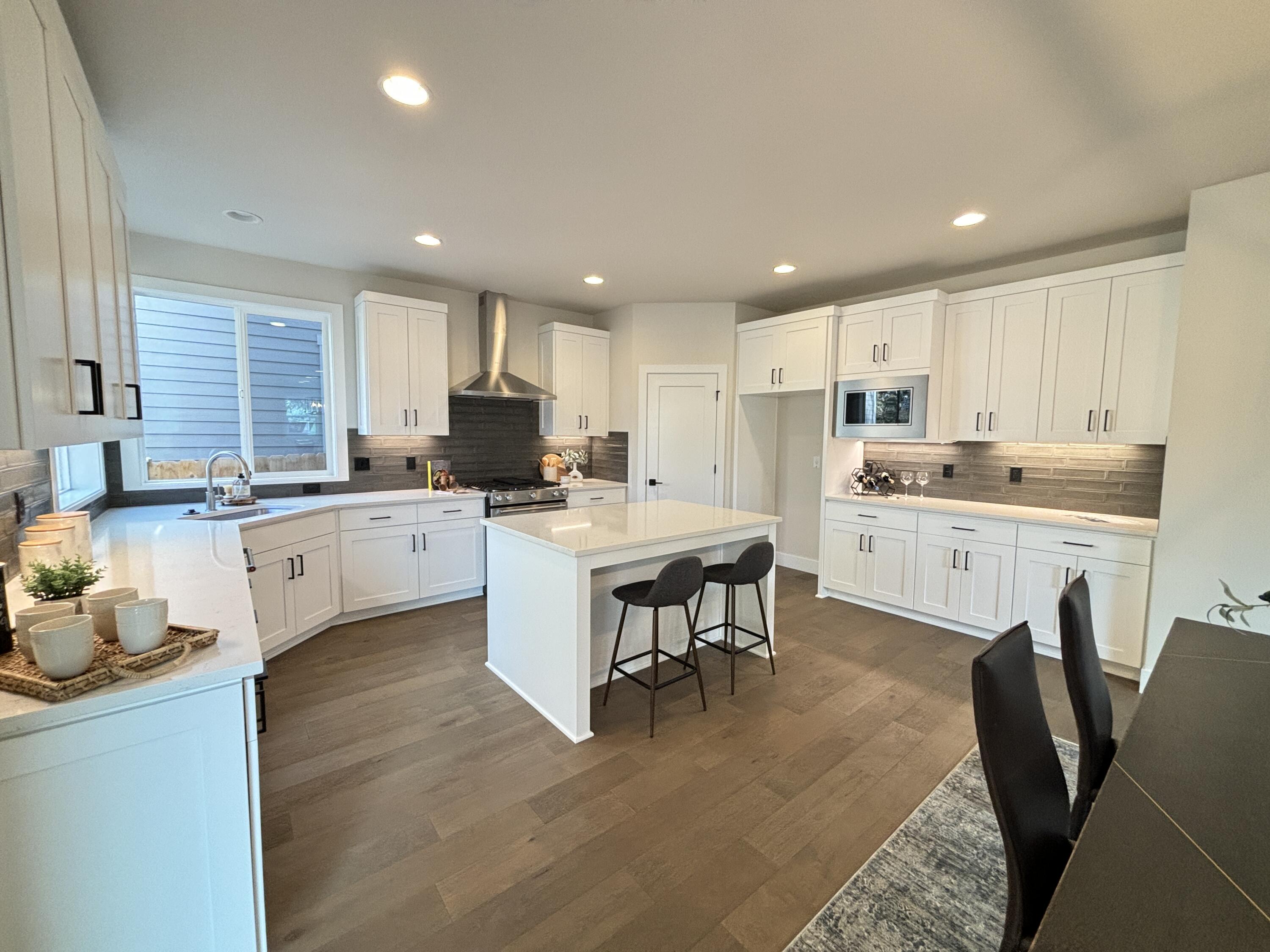 1885 NE Neveah Lane, Lot 5