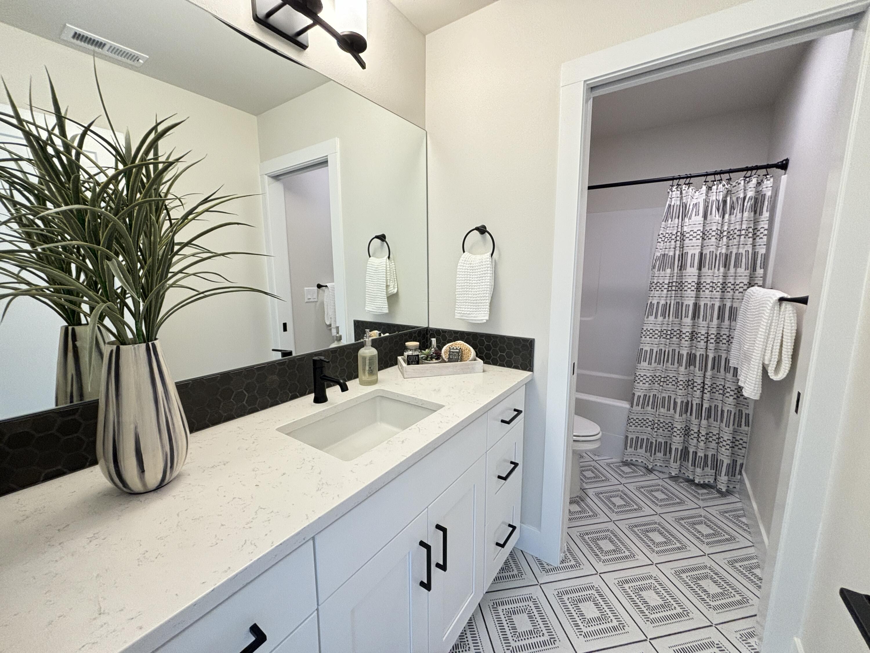 1885 NE Neveah Lane, Lot 5