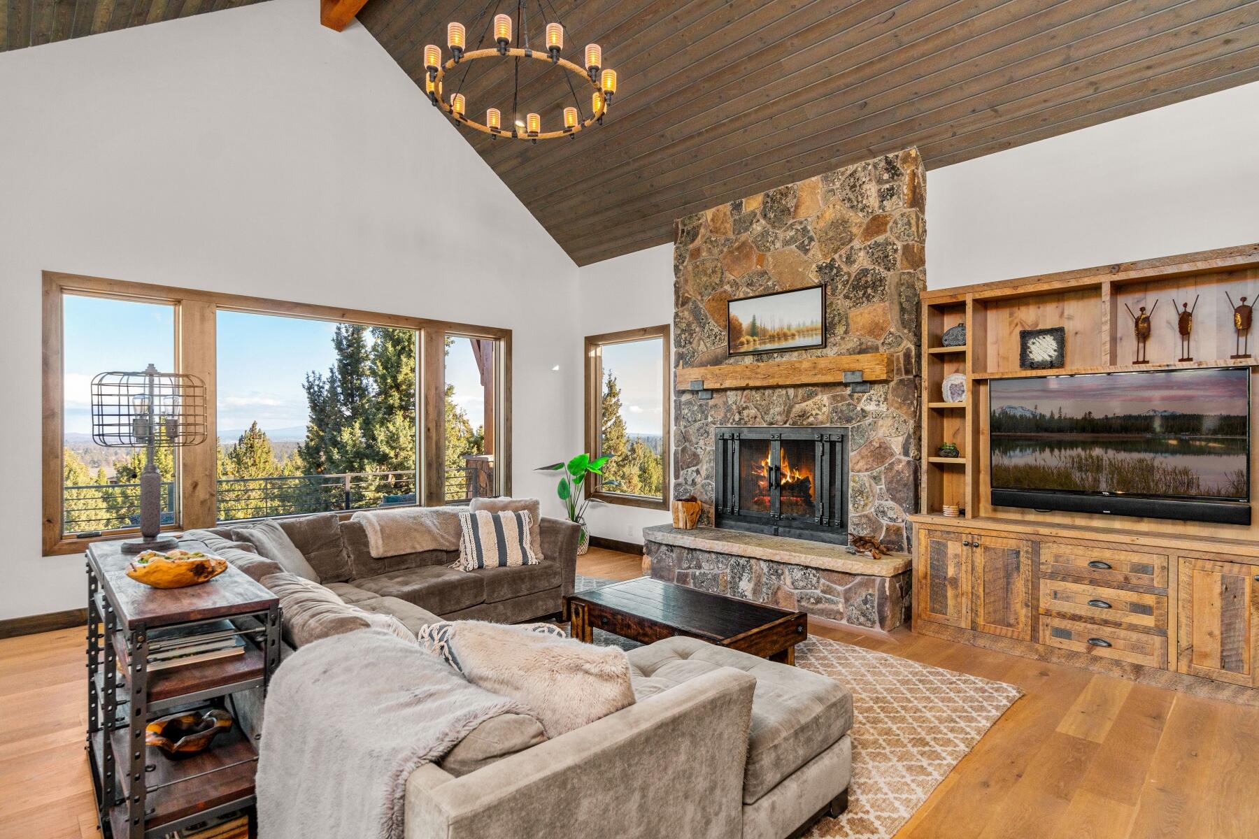 1572 NW Wild Rye Circle