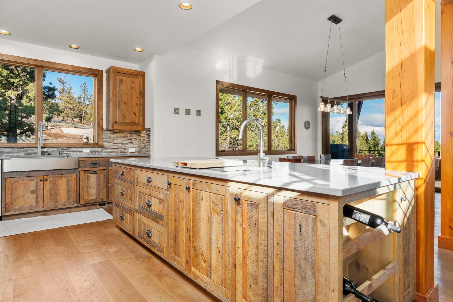 1572 NW Wild Rye Circle