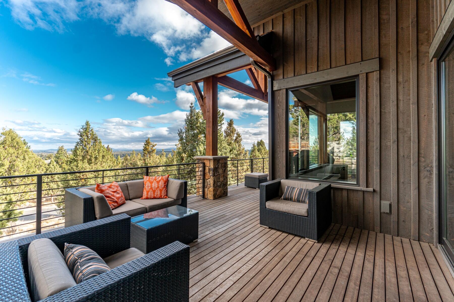 1572 NW Wild Rye Circle