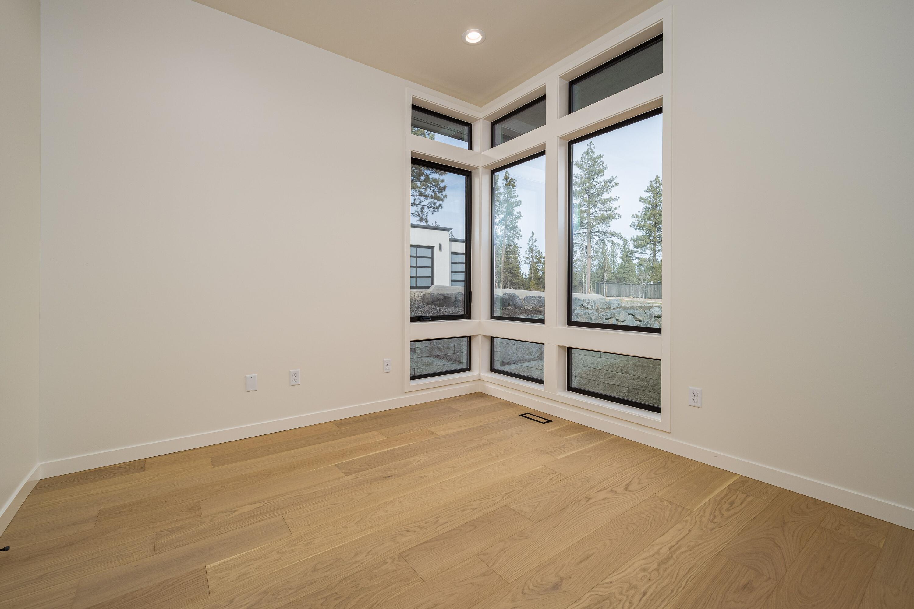 1255 NW Stanhope Way