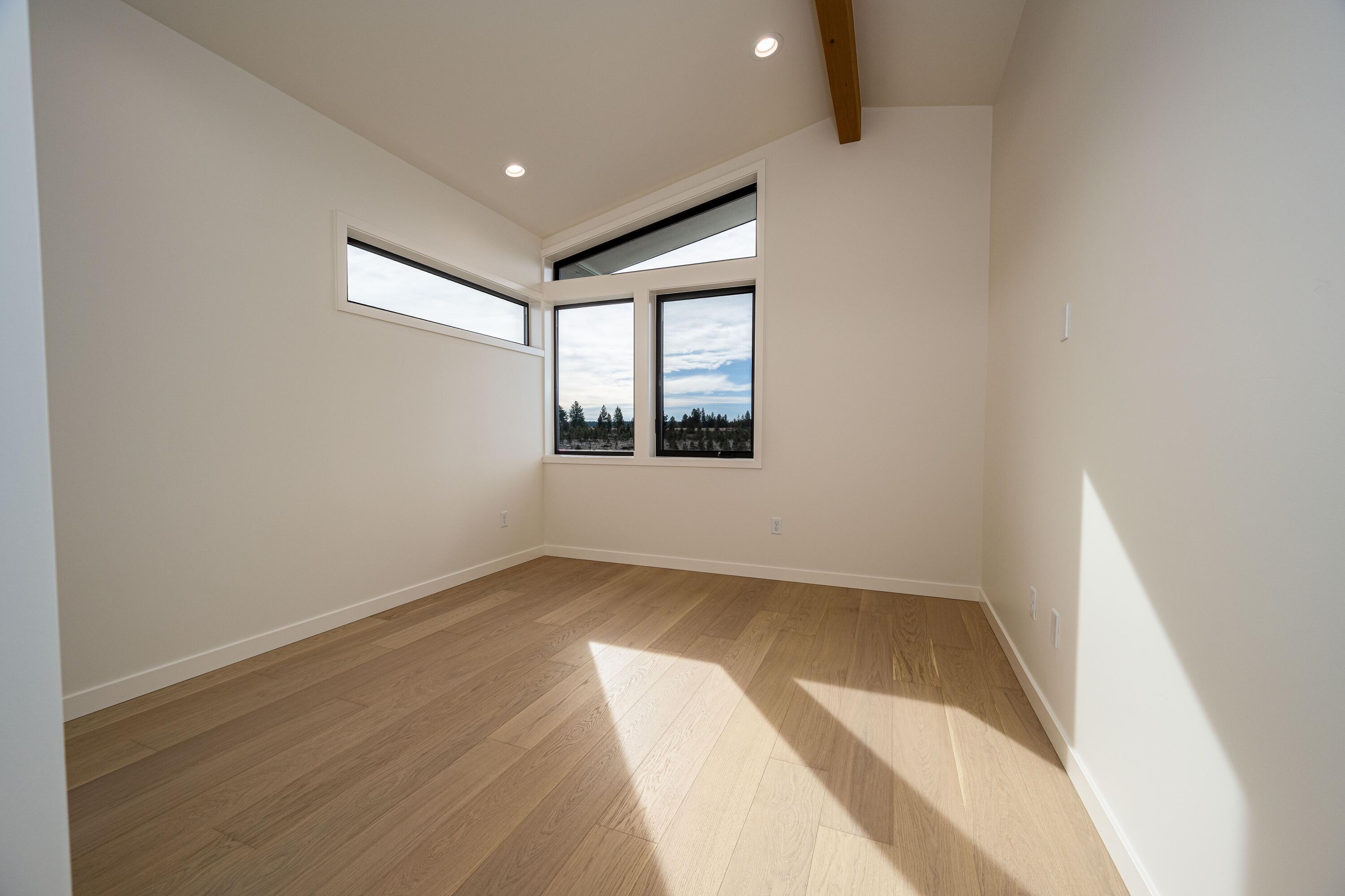 1255 NW Stanhope Way