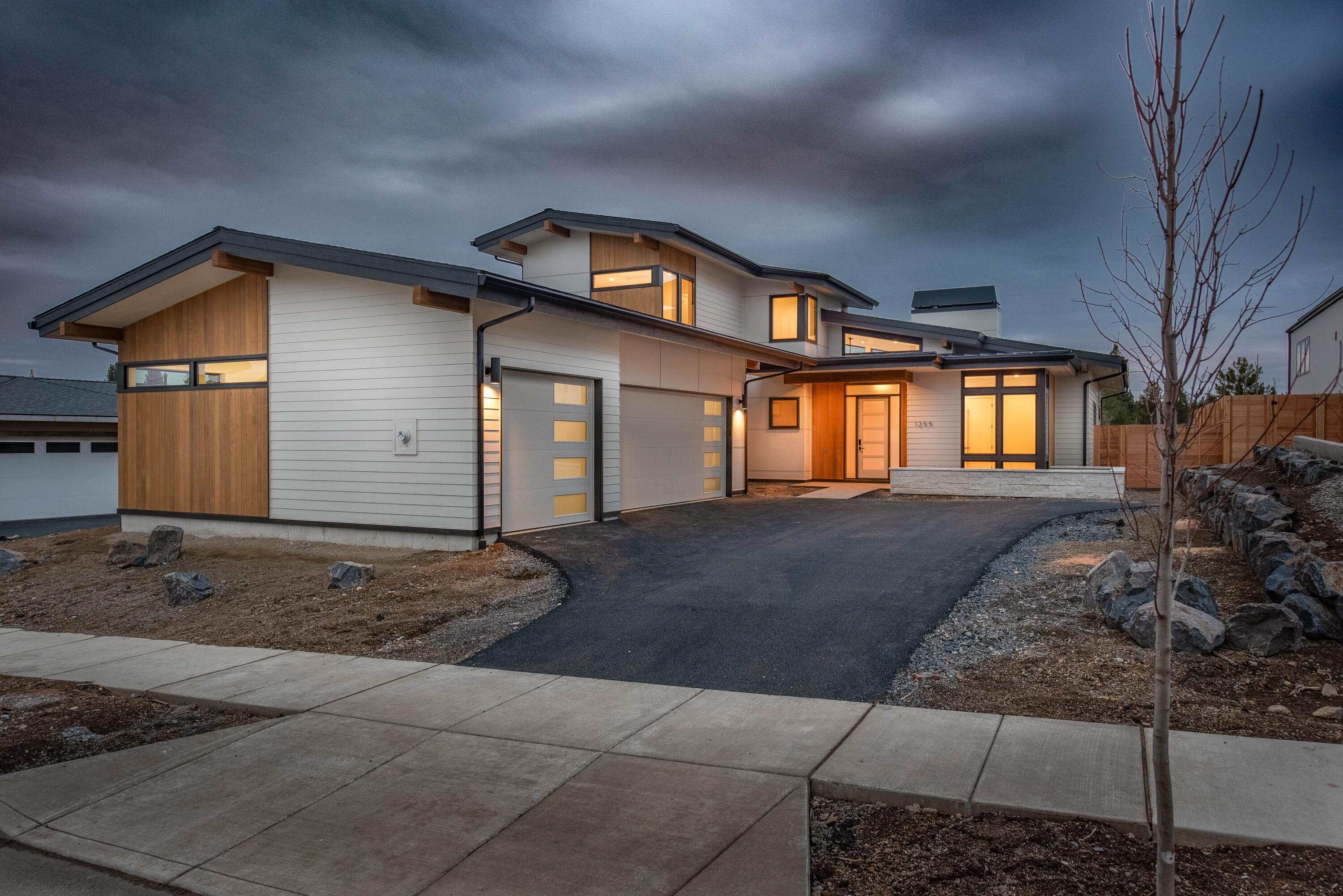 1255 NW Stanhope Way