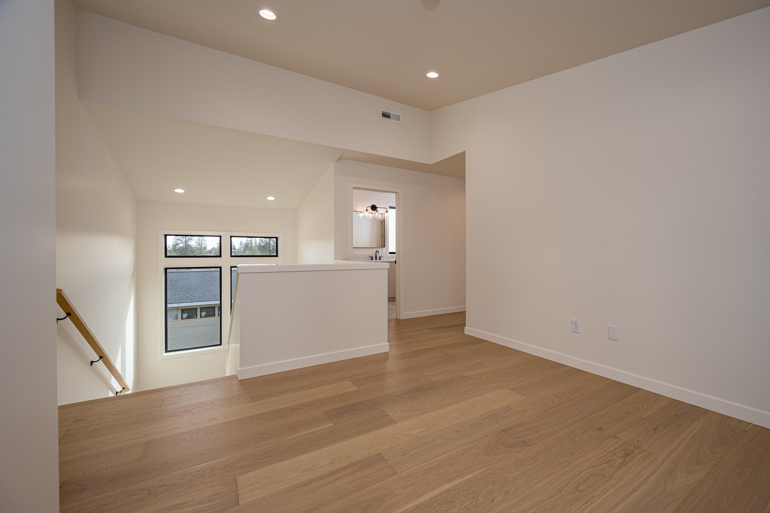 1255 NW Stanhope Way