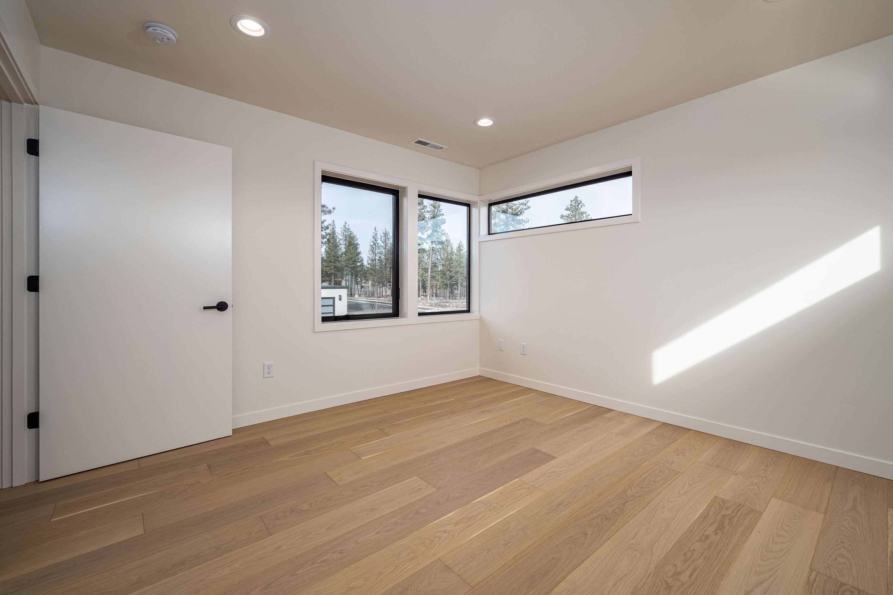 1255 NW Stanhope Way