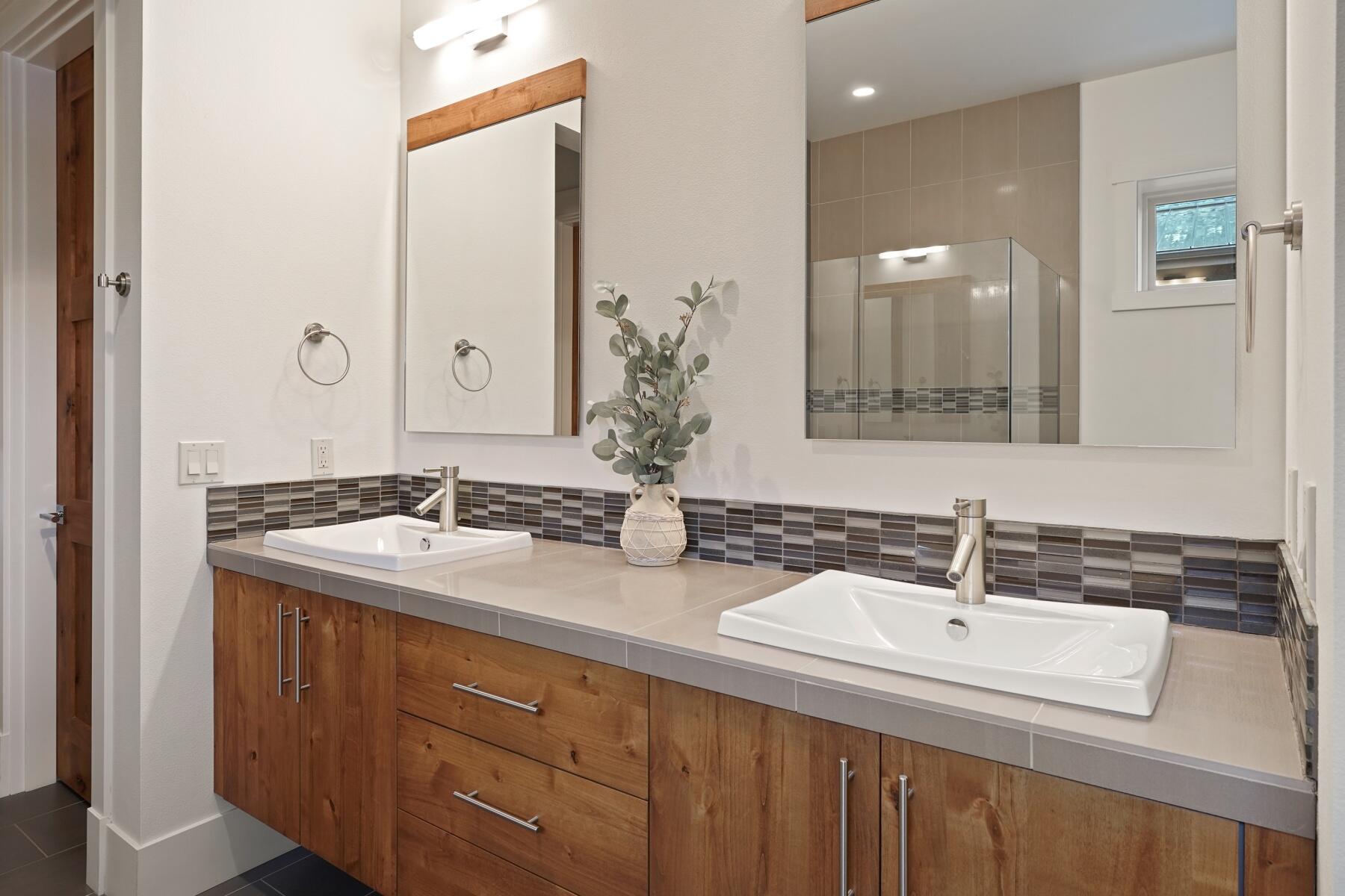 61353 Triple Knot Road