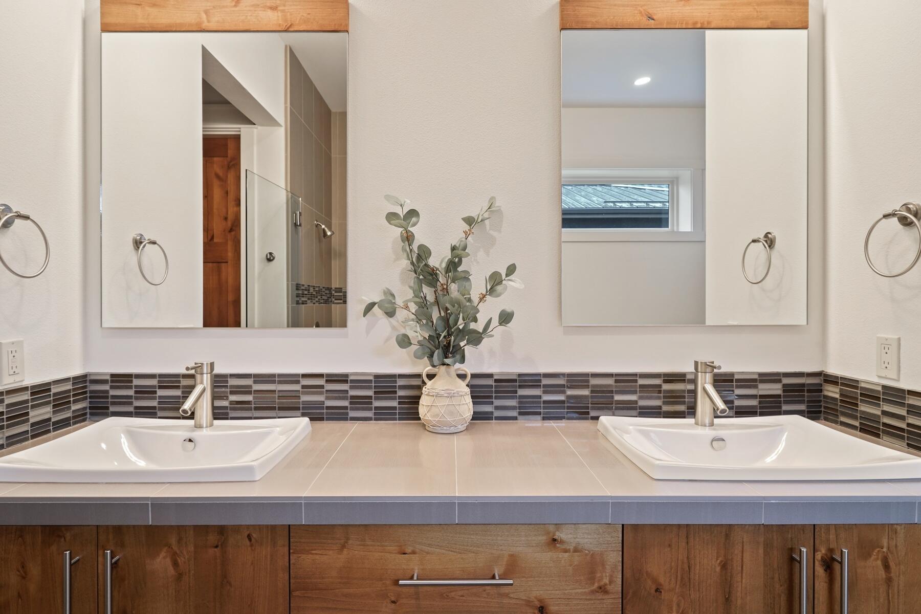 61353 Triple Knot Road