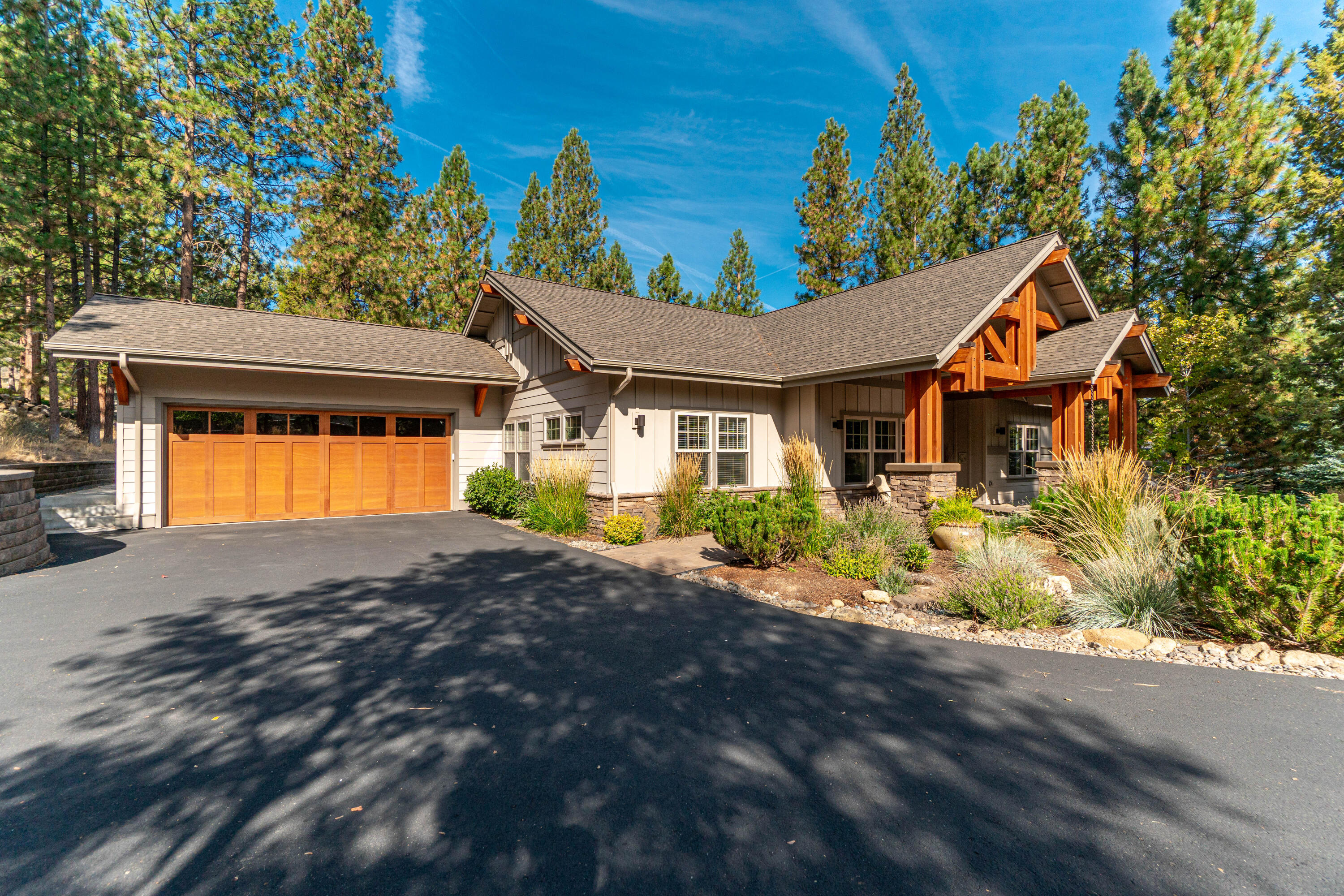 2681 NW Champion Circle