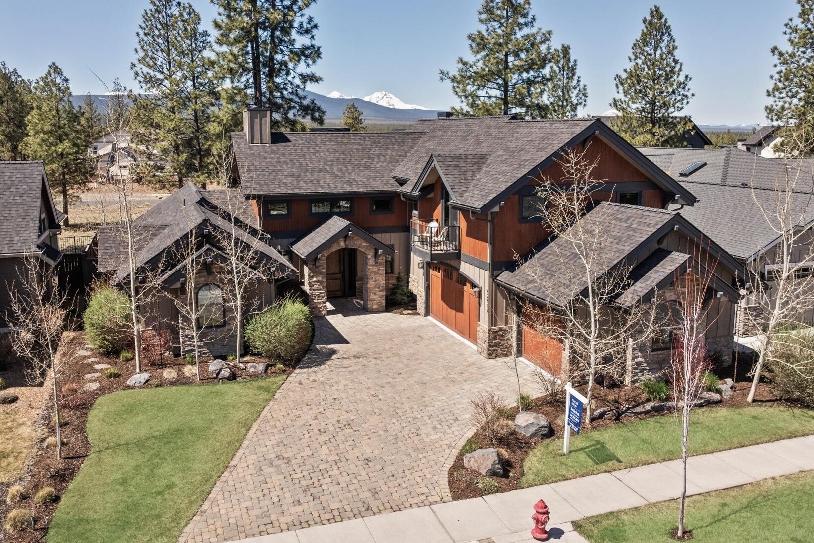 62617 NW Mt Thielsen Drive