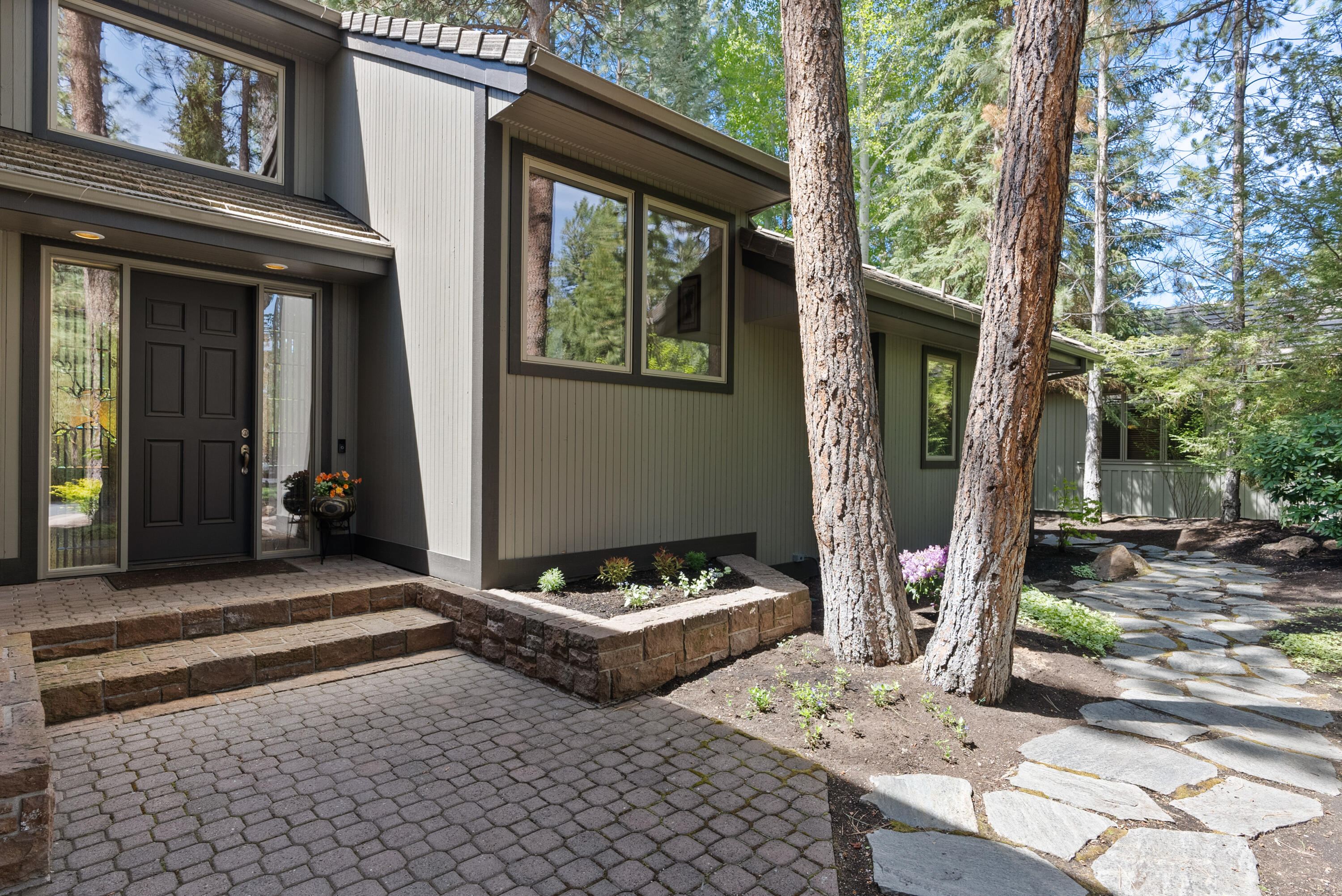 19365 Soda Springs Drive