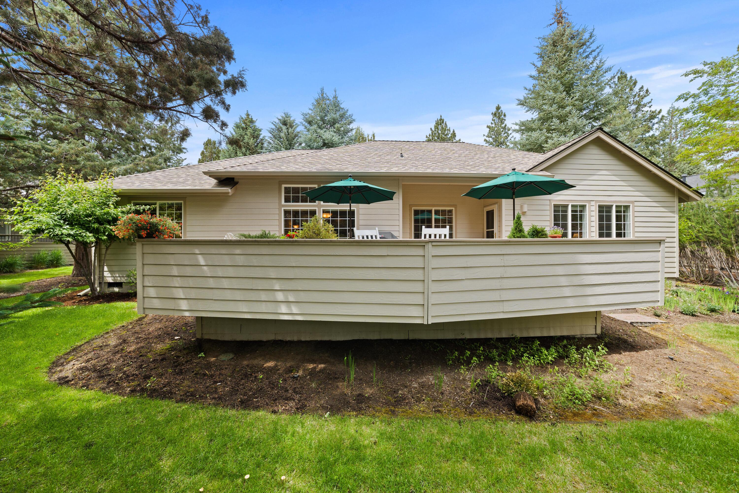 2697 NW Whitworth Way