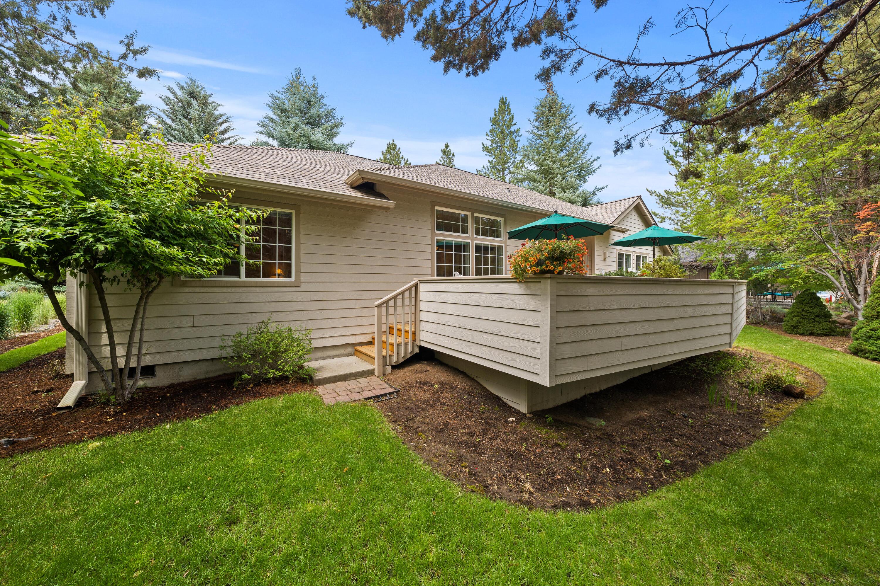2697 NW Whitworth Way