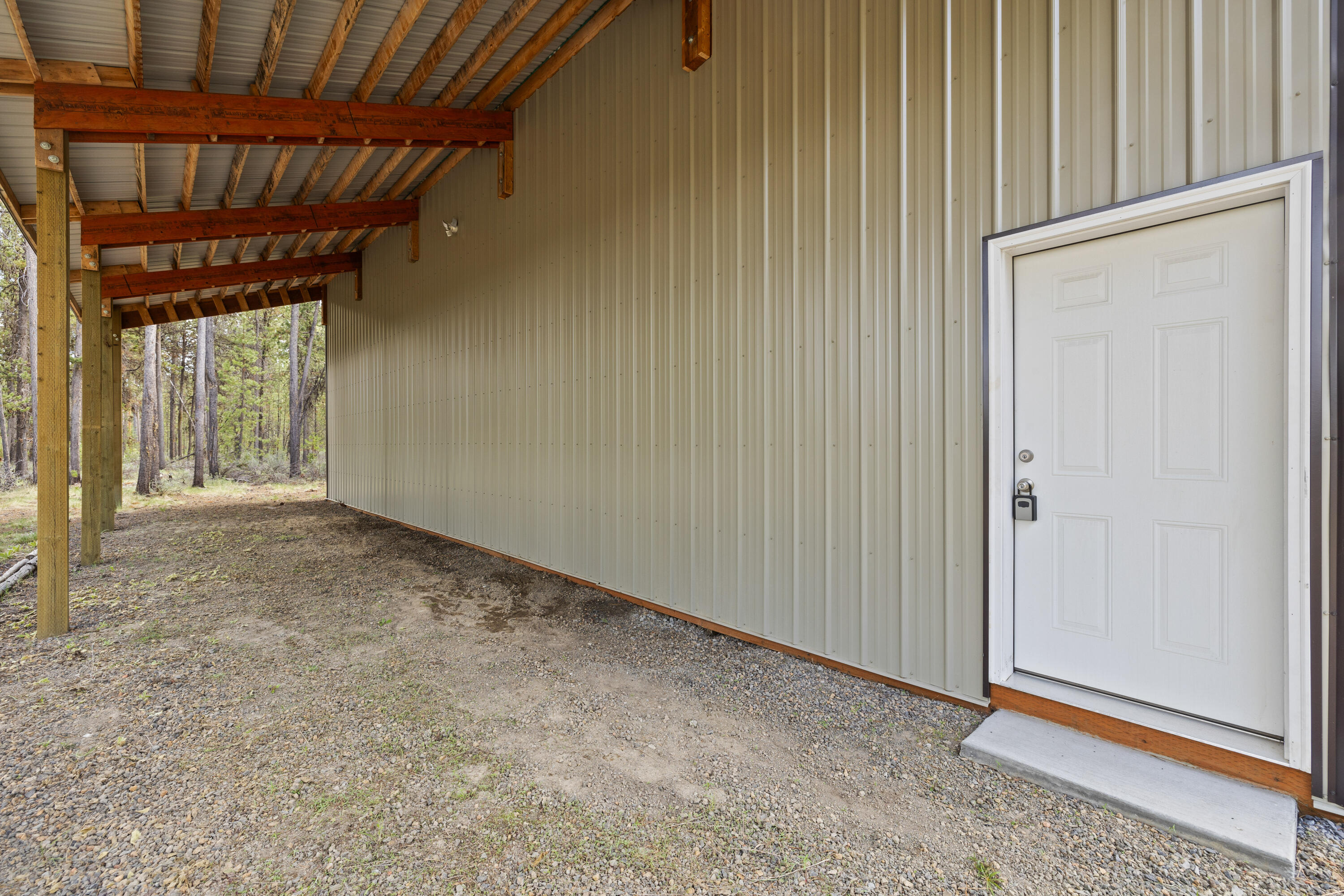 17049 Laguna Road