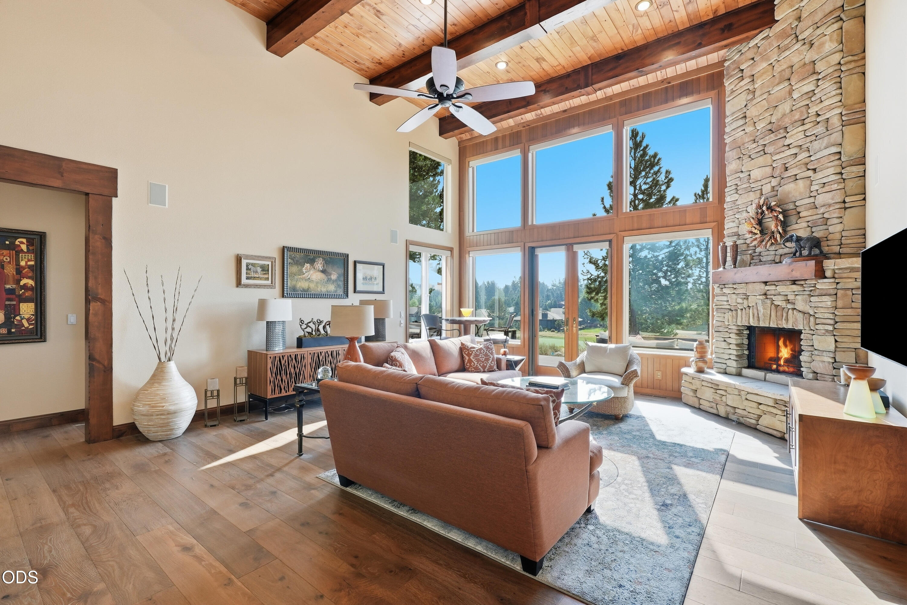61927 Fall Creek Loop
