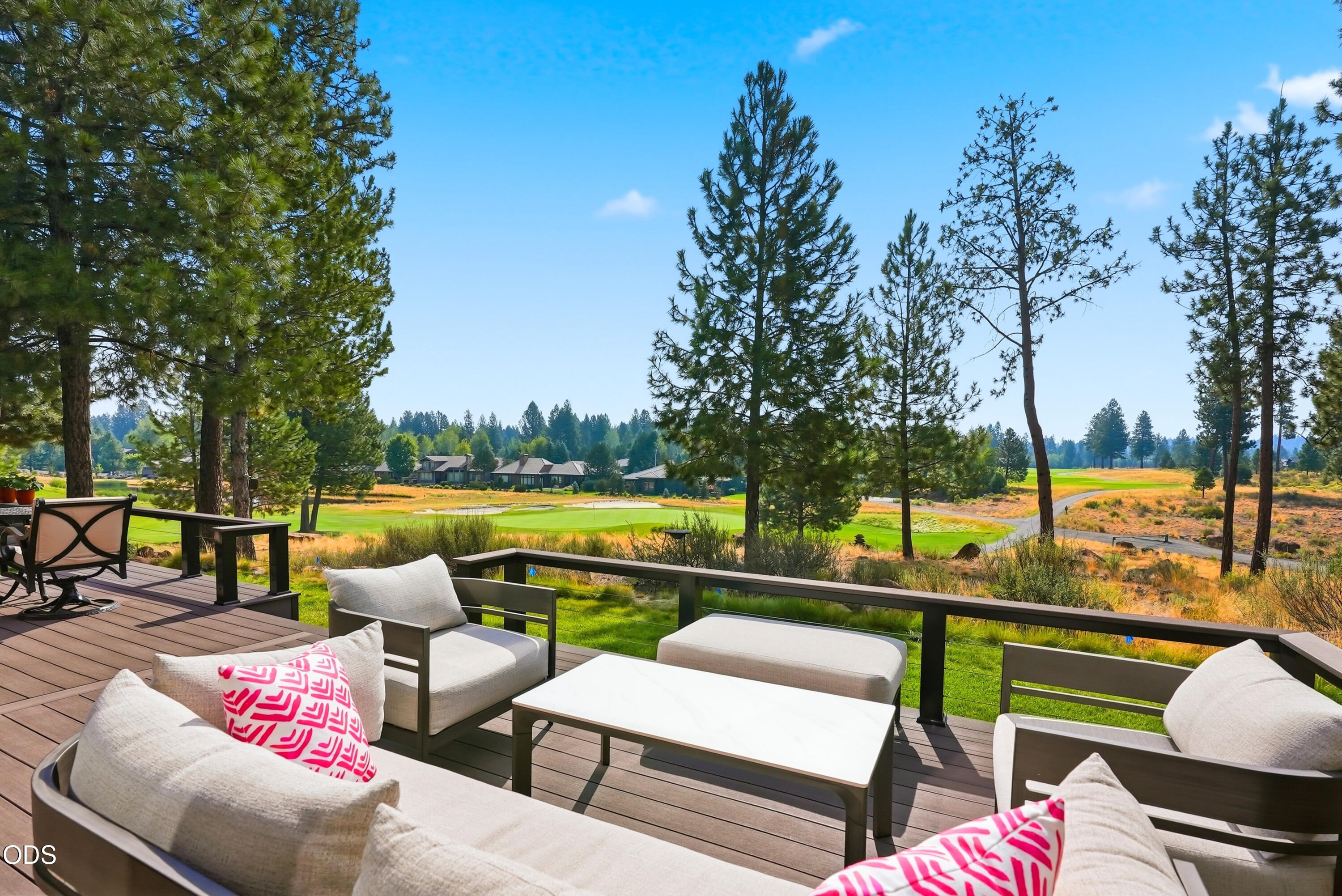 61927 Fall Creek Loop
