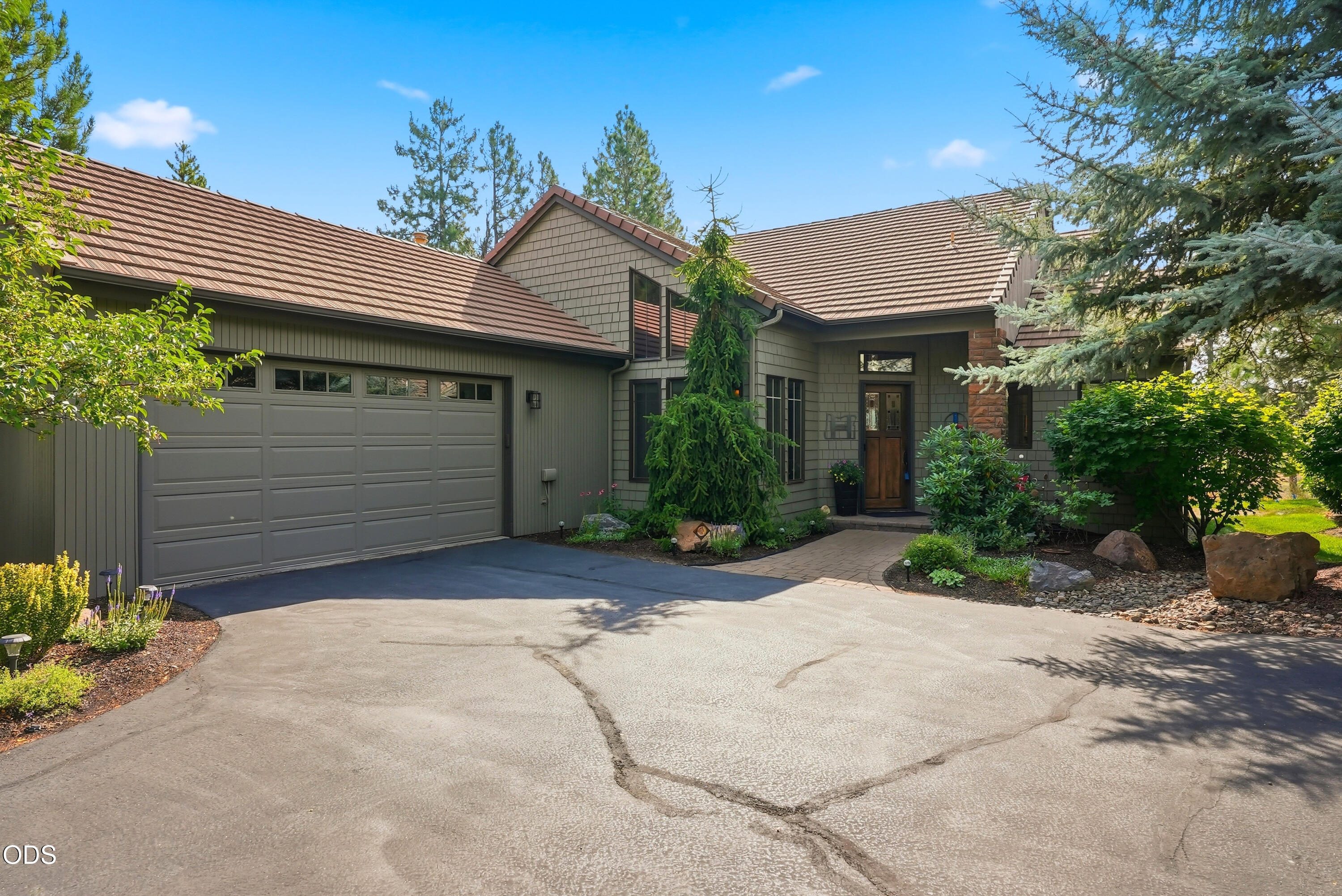 61927 Fall Creek Loop
