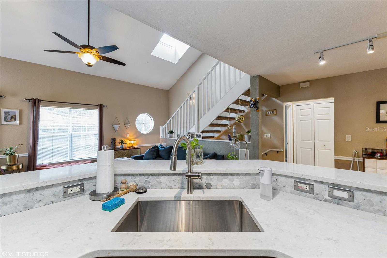 5209 WELLINGTON PARK CIR #33