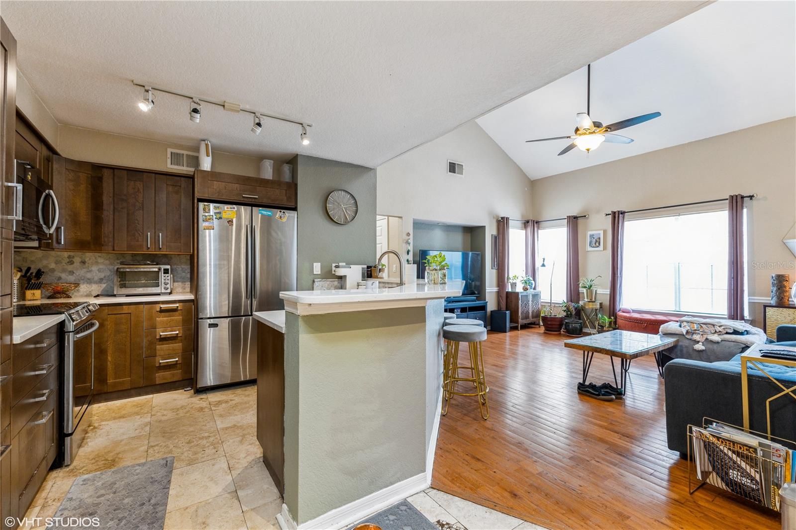 5209 WELLINGTON PARK CIR #33