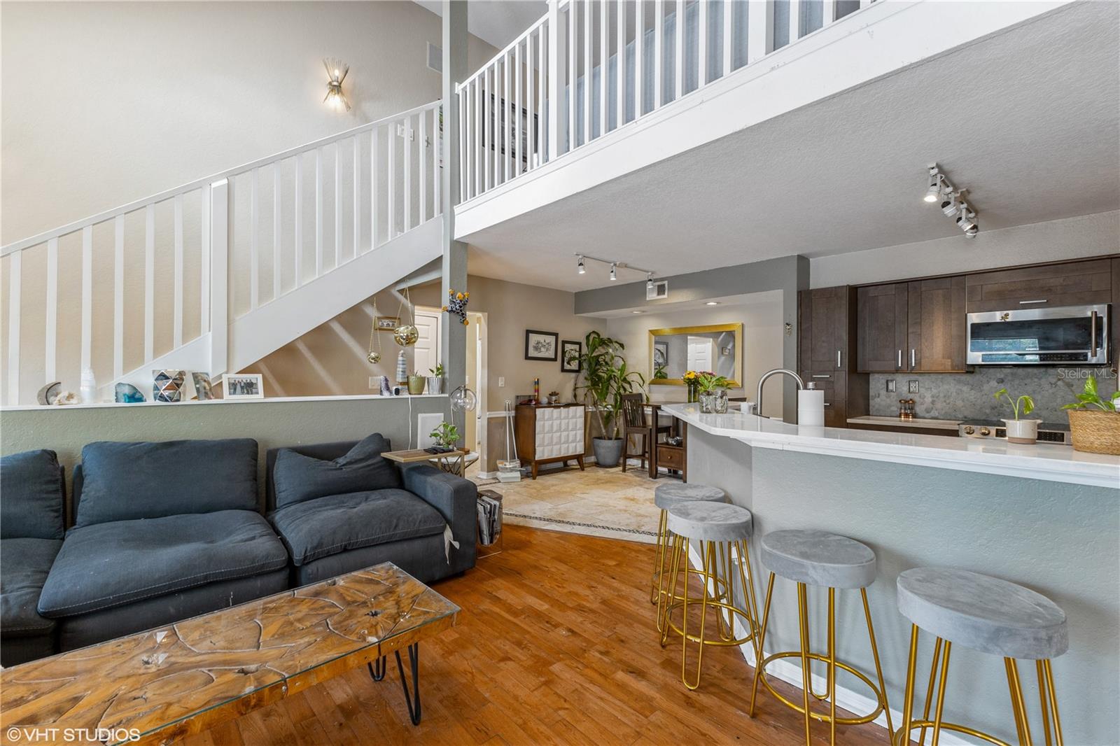 5209 WELLINGTON PARK CIR #33