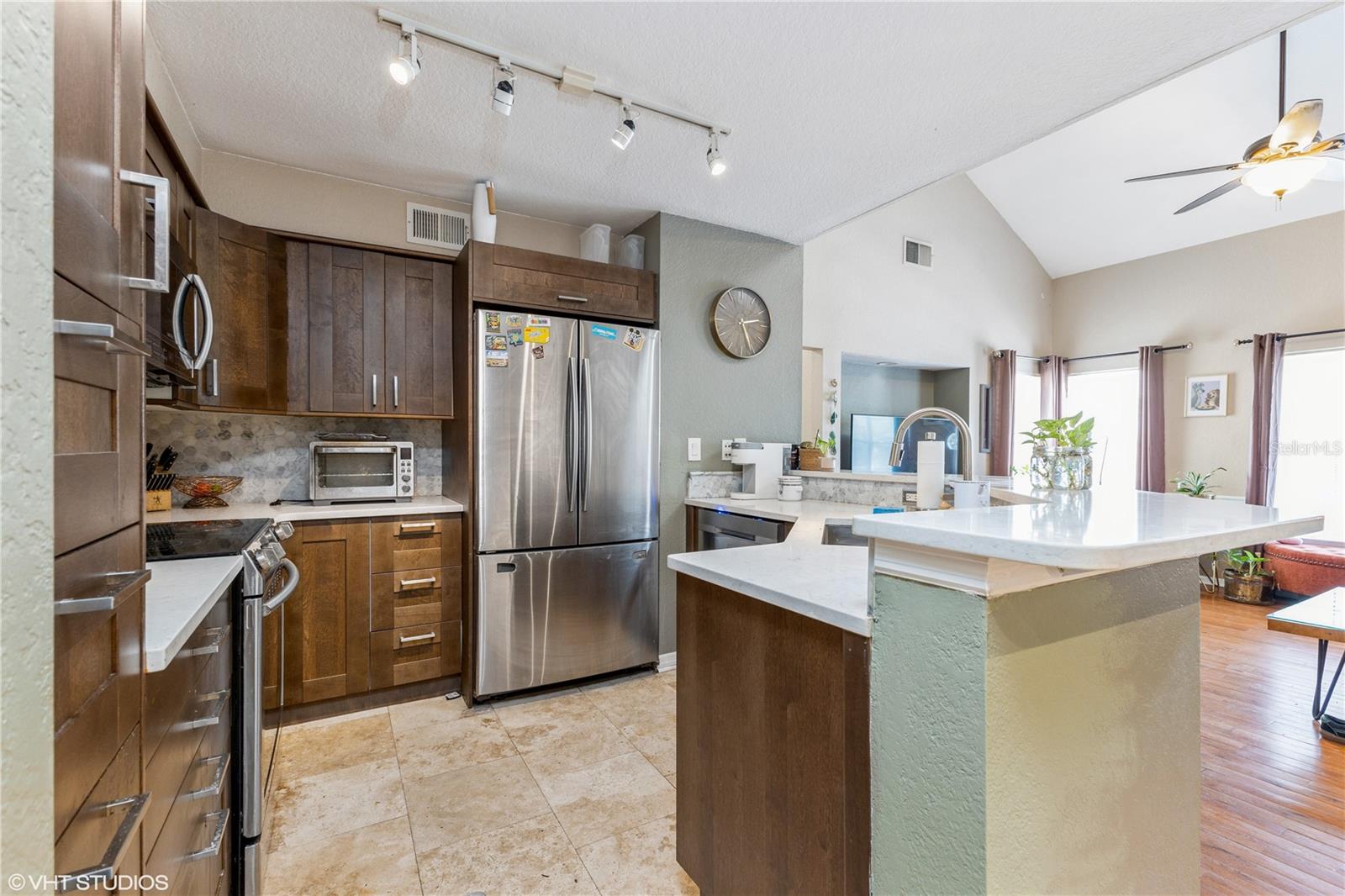 5209 WELLINGTON PARK CIR #33