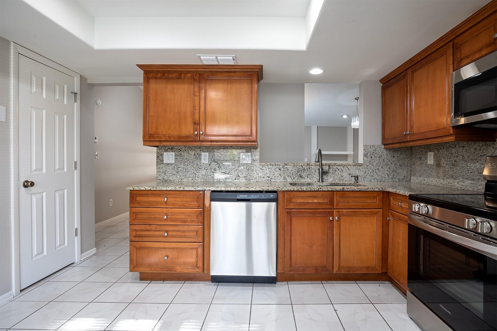 3240 W SAINT BRIDES CIR