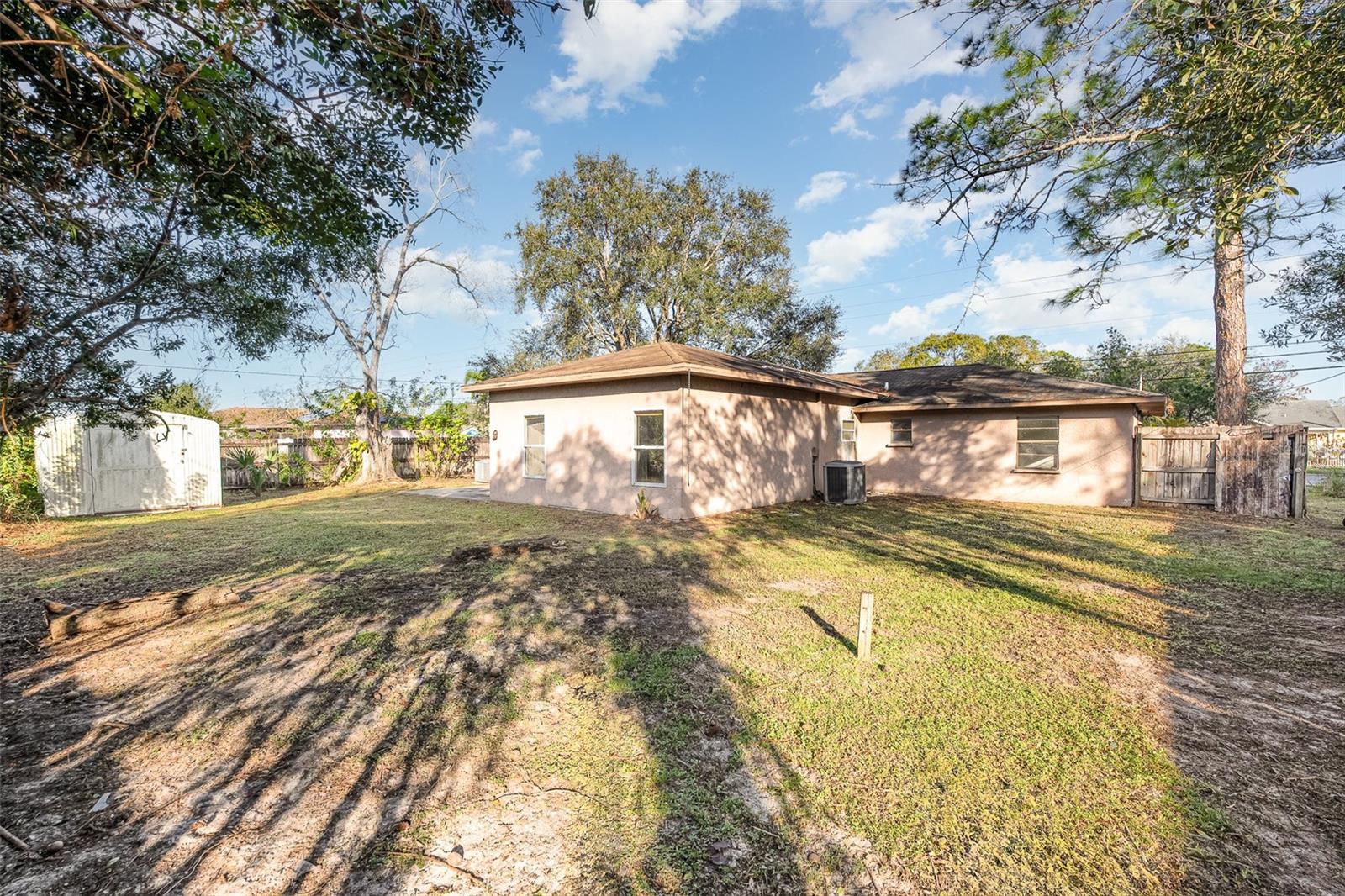 262 EMERSON DR NW