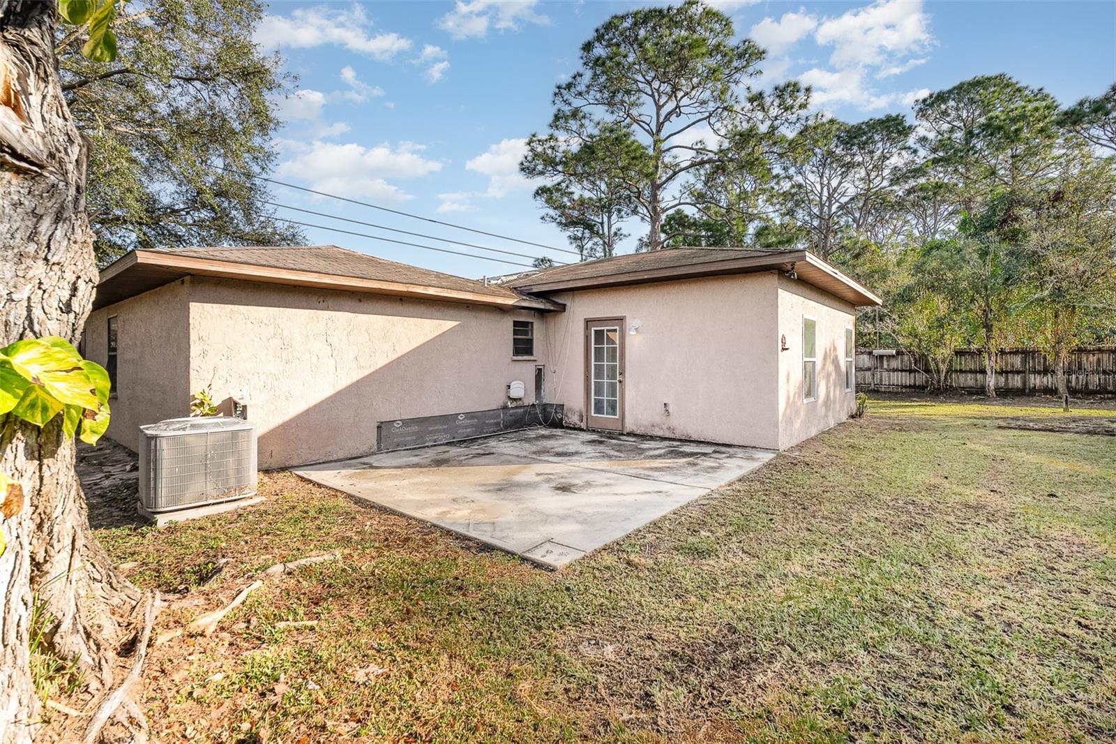 262 EMERSON DR NW