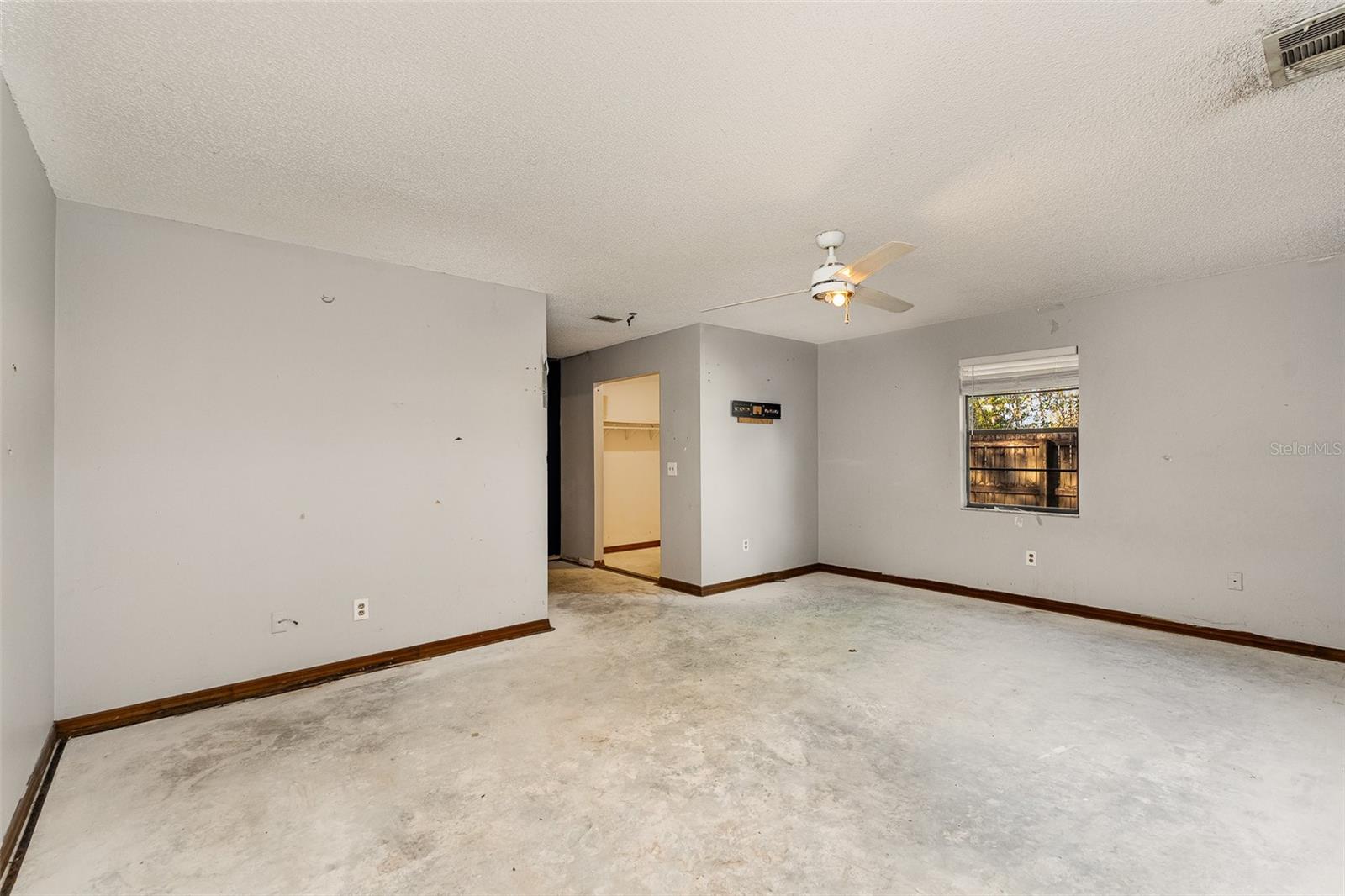 262 EMERSON DR NW
